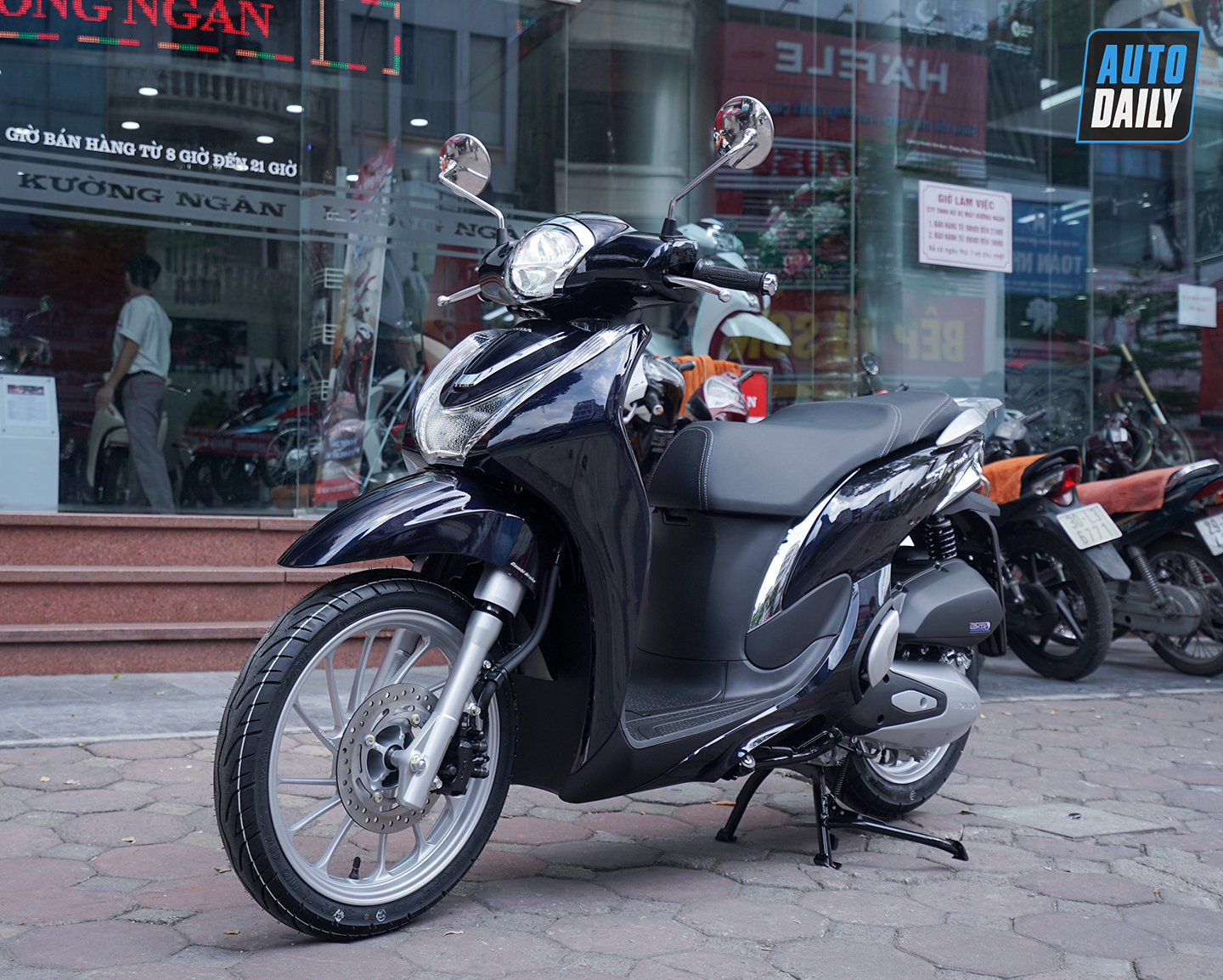 Honda SH Mode 2021 ra mắt ở Việt Nam giá gần 54 triệu đồng  Báo Phụ Nữ  Việt Nam
