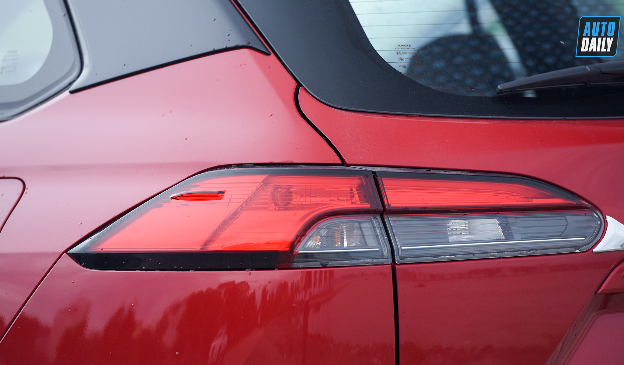 Ảnh chi tiết Toyota Corolla Cross 1.8V 2021 giá 820 triệu đồng 19.jpg