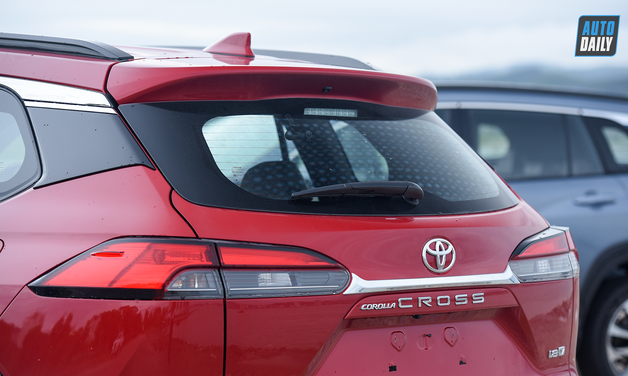 Ảnh chi tiết Toyota Corolla Cross 1.8V 2021 giá 820 triệu đồng 20.jpg