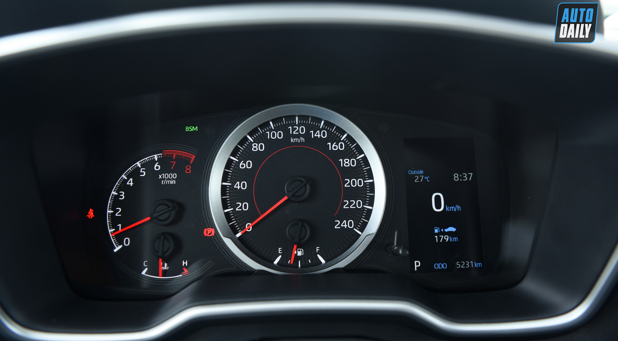 Ảnh chi tiết Toyota Corolla Cross 2021 giá từ 720 triệu tại Việt Nam 7.jpg