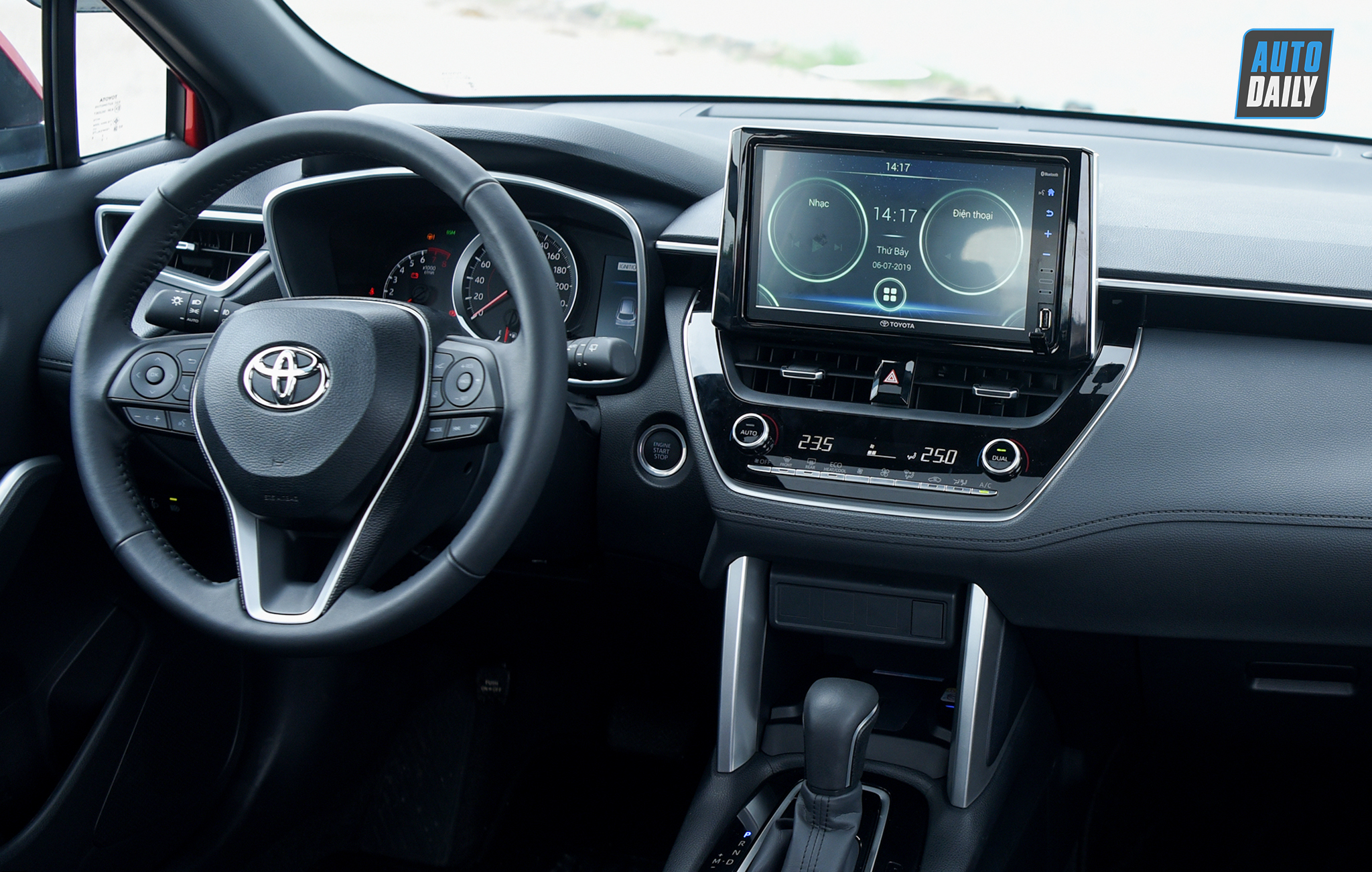 Ảnh chi tiết Toyota Corolla Cross 1.8V 2021 giá 820 triệu đồng 9.jpg