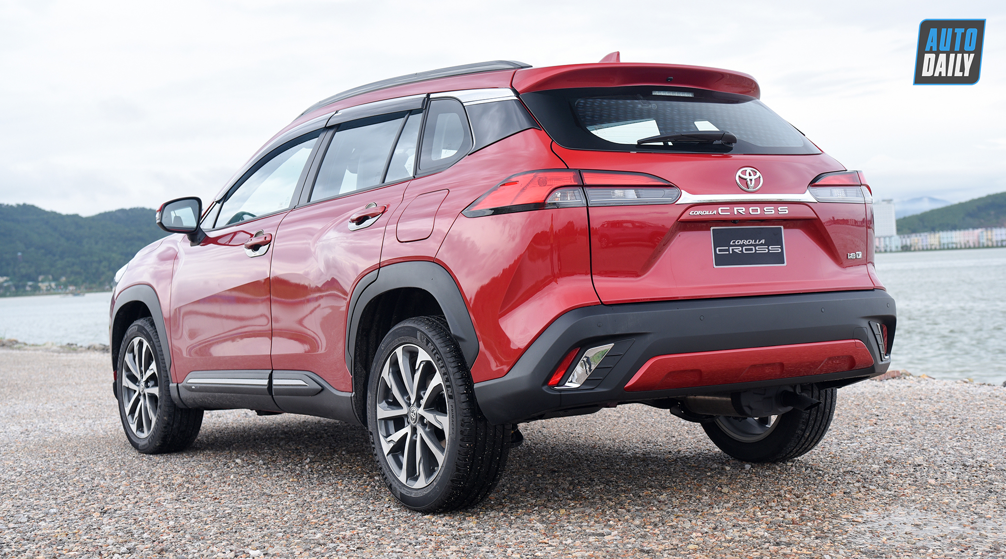 Ảnh chi tiết Toyota Corolla Cross 2021 giá từ 720 triệu tại Việt Nam 4-copy.jpg