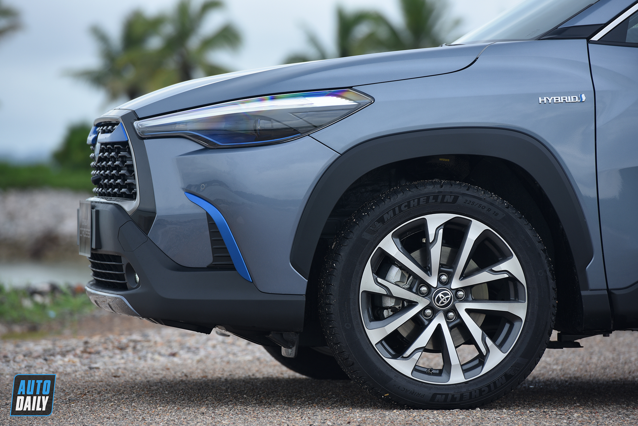 Ảnh chi tiết Toyota Corolla Cross 2021 giá từ 720 triệu tại Việt Nam h1.jpg