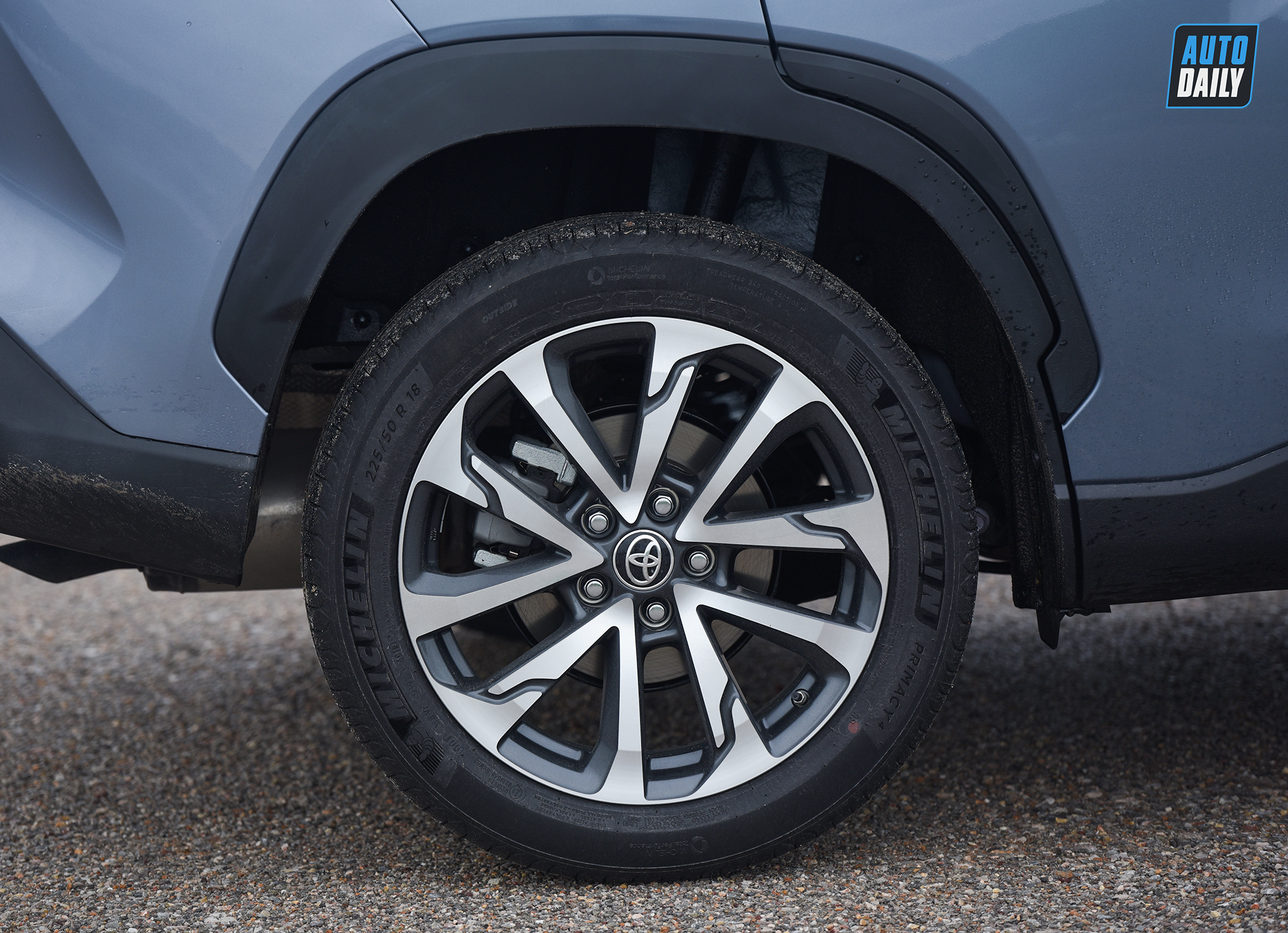 Ảnh chi tiết Toyota Corolla Cross 2021 giá từ 720 triệu tại Việt Nam h9.jpg