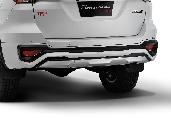 toyota-fortuner-trd-rear-end-3483.jpg