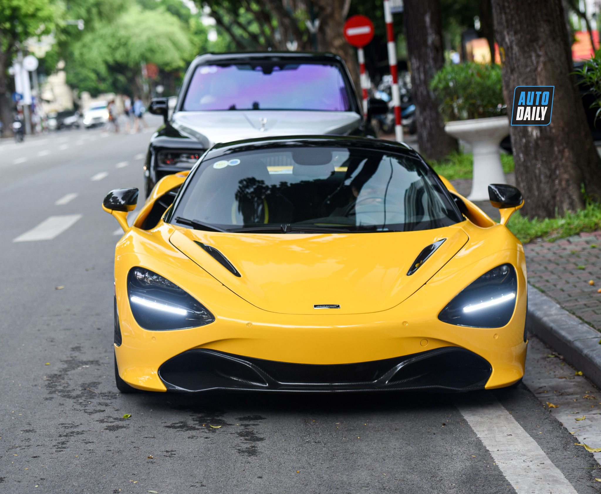 McLaren 720S Spider và dàn xe siêu sang 'Offline' tại Hà Nội 13.jpg