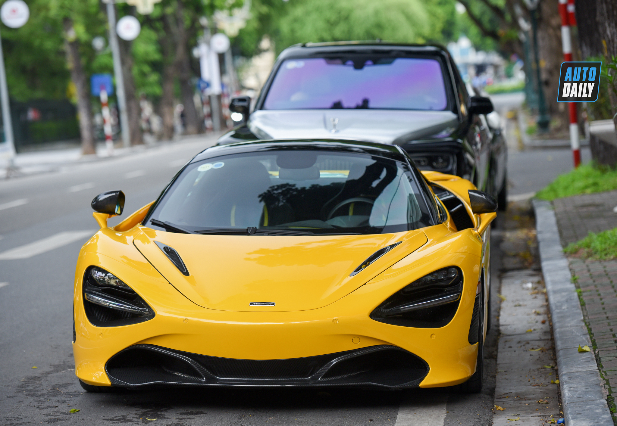 McLaren 720S Spider và dàn xe siêu sang 'Offline' tại Hà Nội 15.jpg