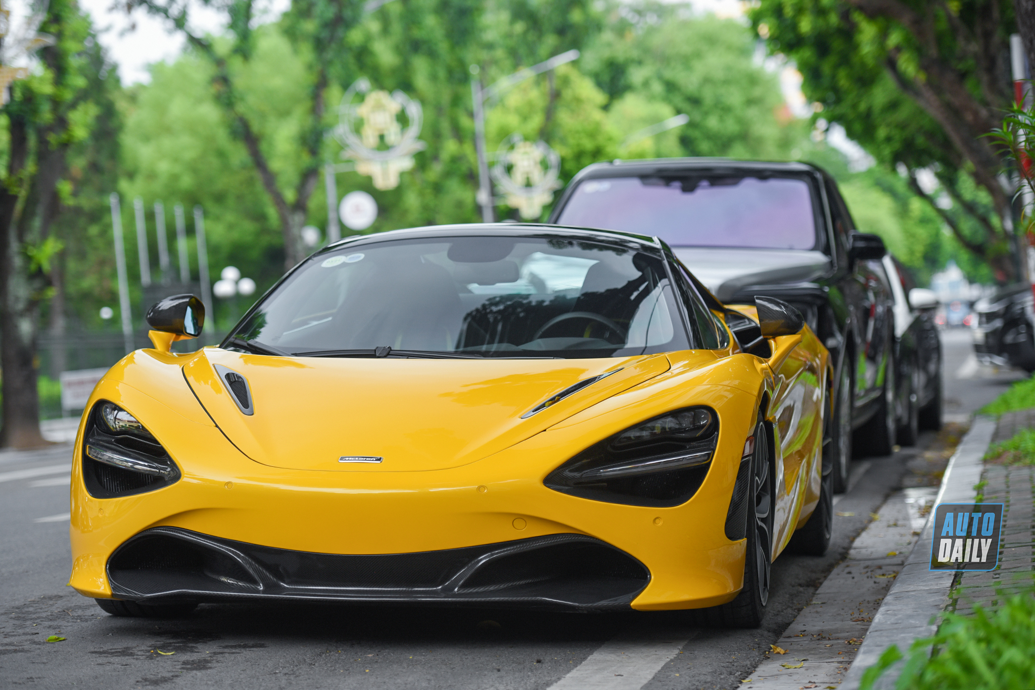 McLaren 720S Spider và dàn xe siêu sang 'Offline' tại Hà Nội 18.jpg