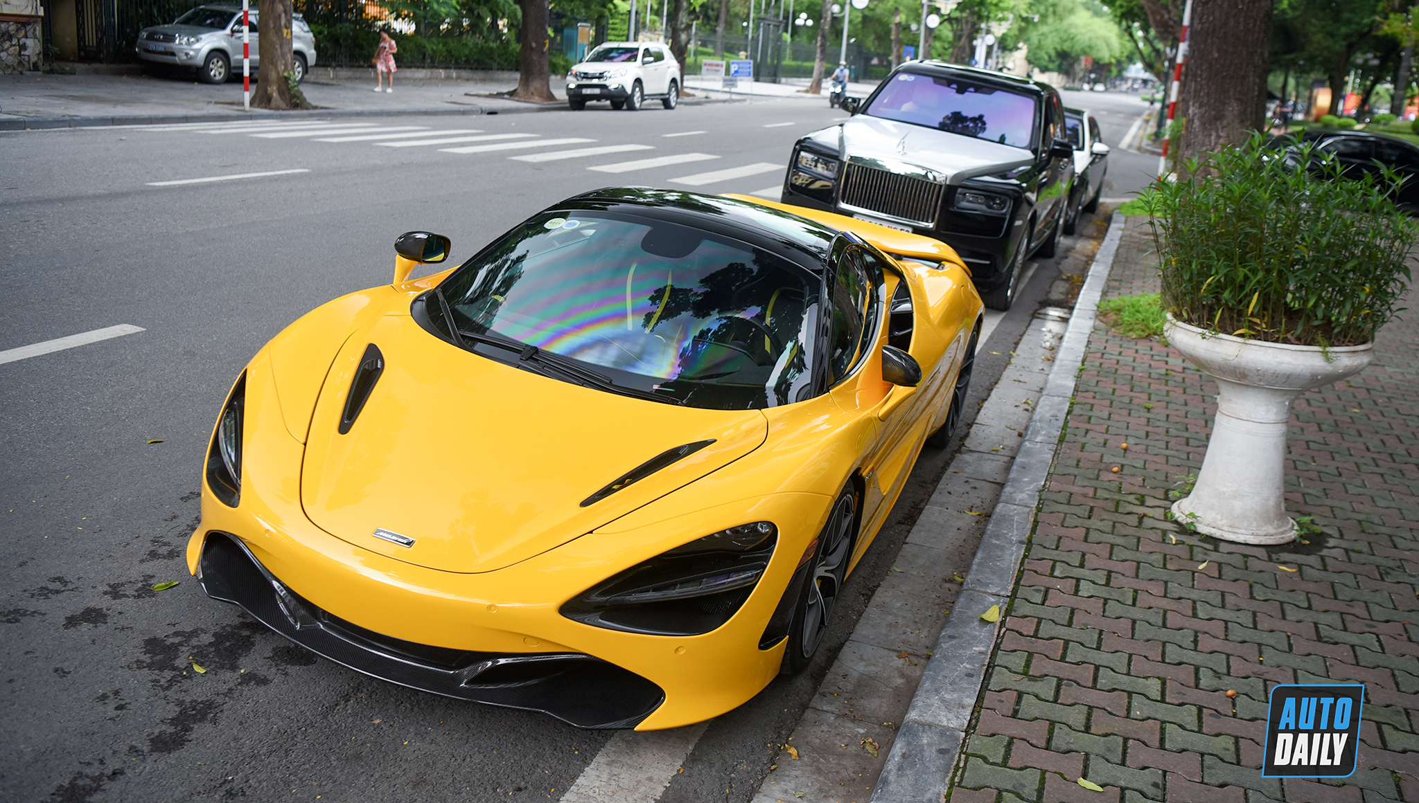 McLaren 720S Spider và dàn xe siêu sang 'Offline' tại Hà Nội 20.jpg