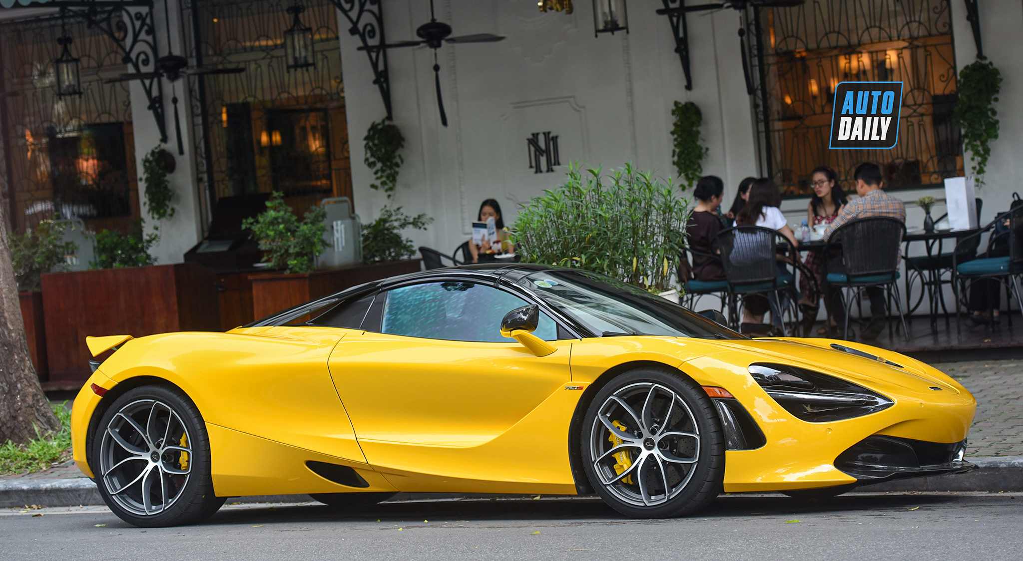 McLaren 720S Spider và dàn xe siêu sang 'Offline' tại Hà Nội 27.jpg