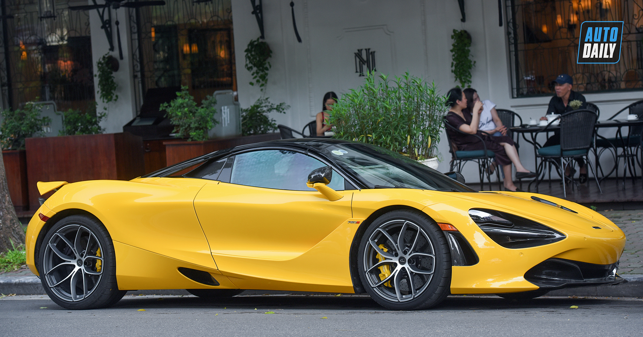 McLaren 720S Spider và dàn xe siêu sang 'Offline' tại Hà Nội 32.jpg