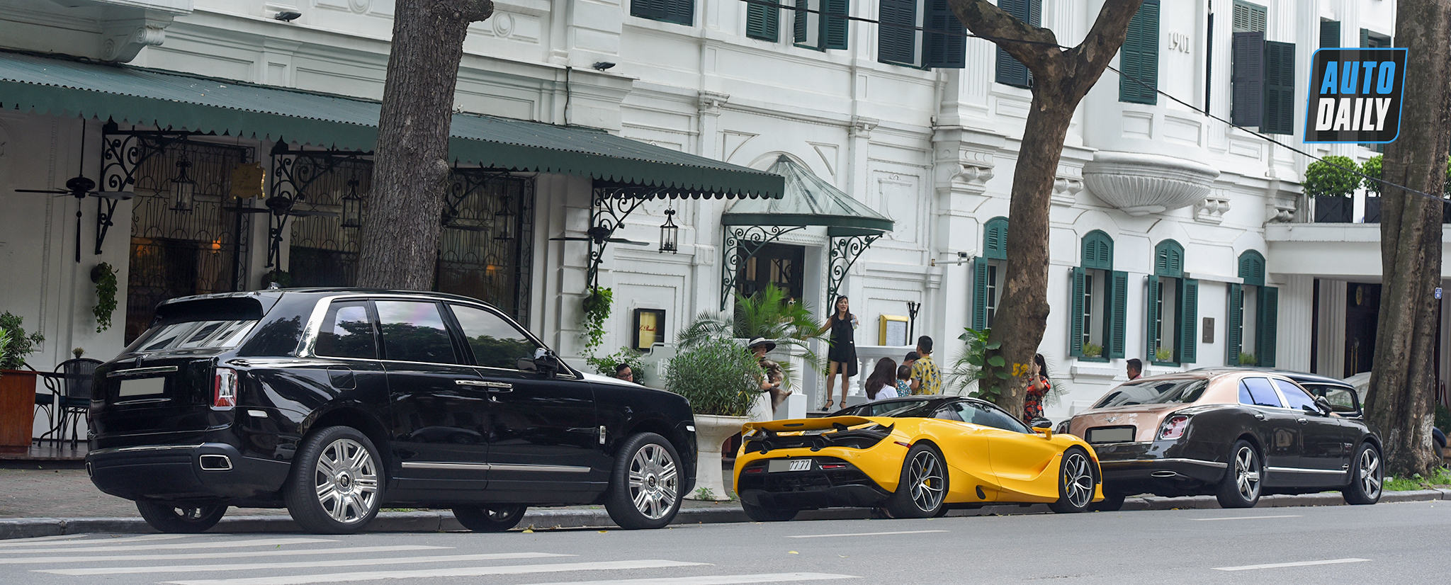 McLaren 720S Spider và dàn xe siêu sang 'Offline' tại Hà Nội 37.jpg