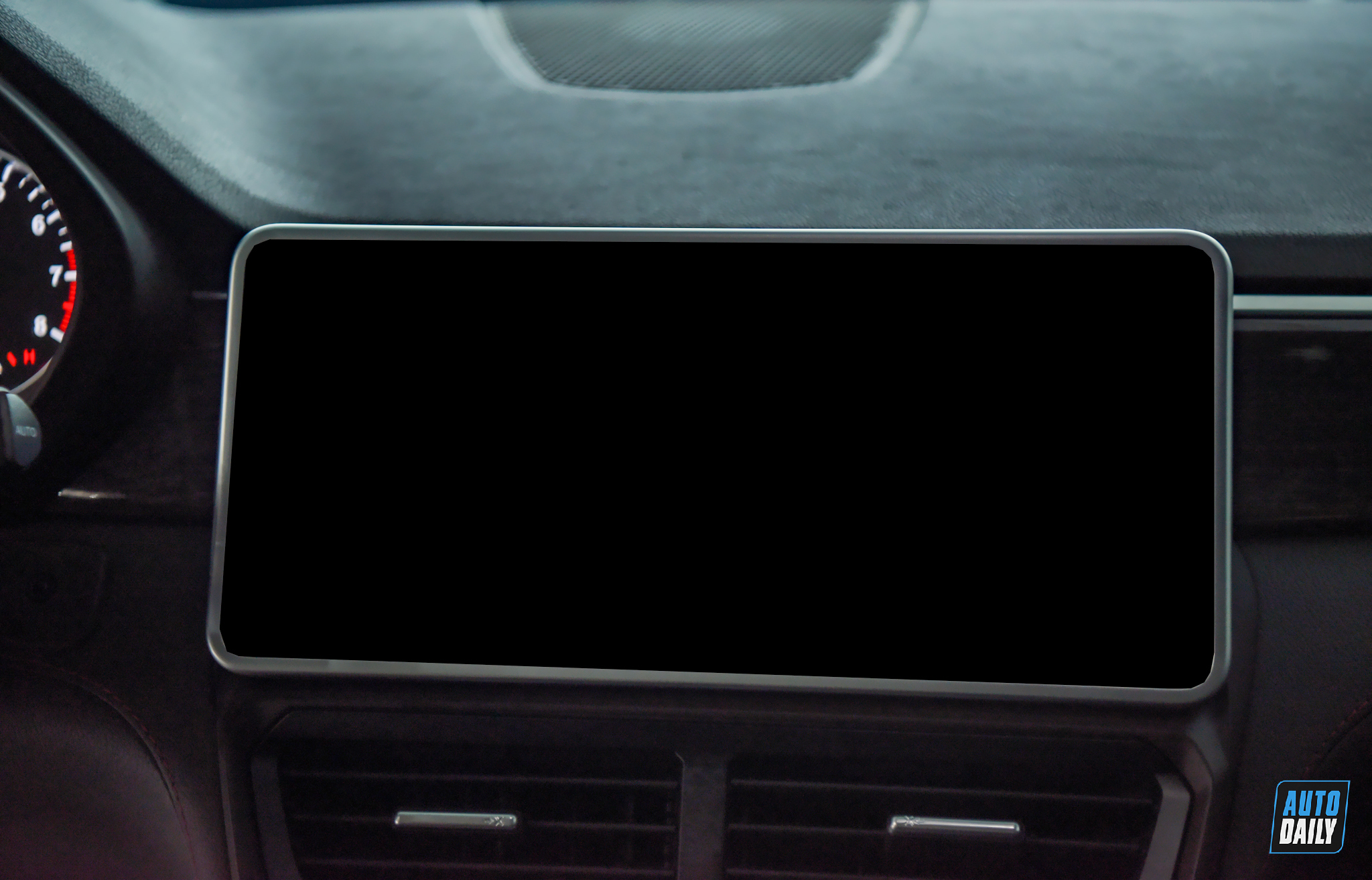 Ảnh nội thất VinFast President giá 4,6 tỷ tại đại lý dsc-4038-copy.jpg