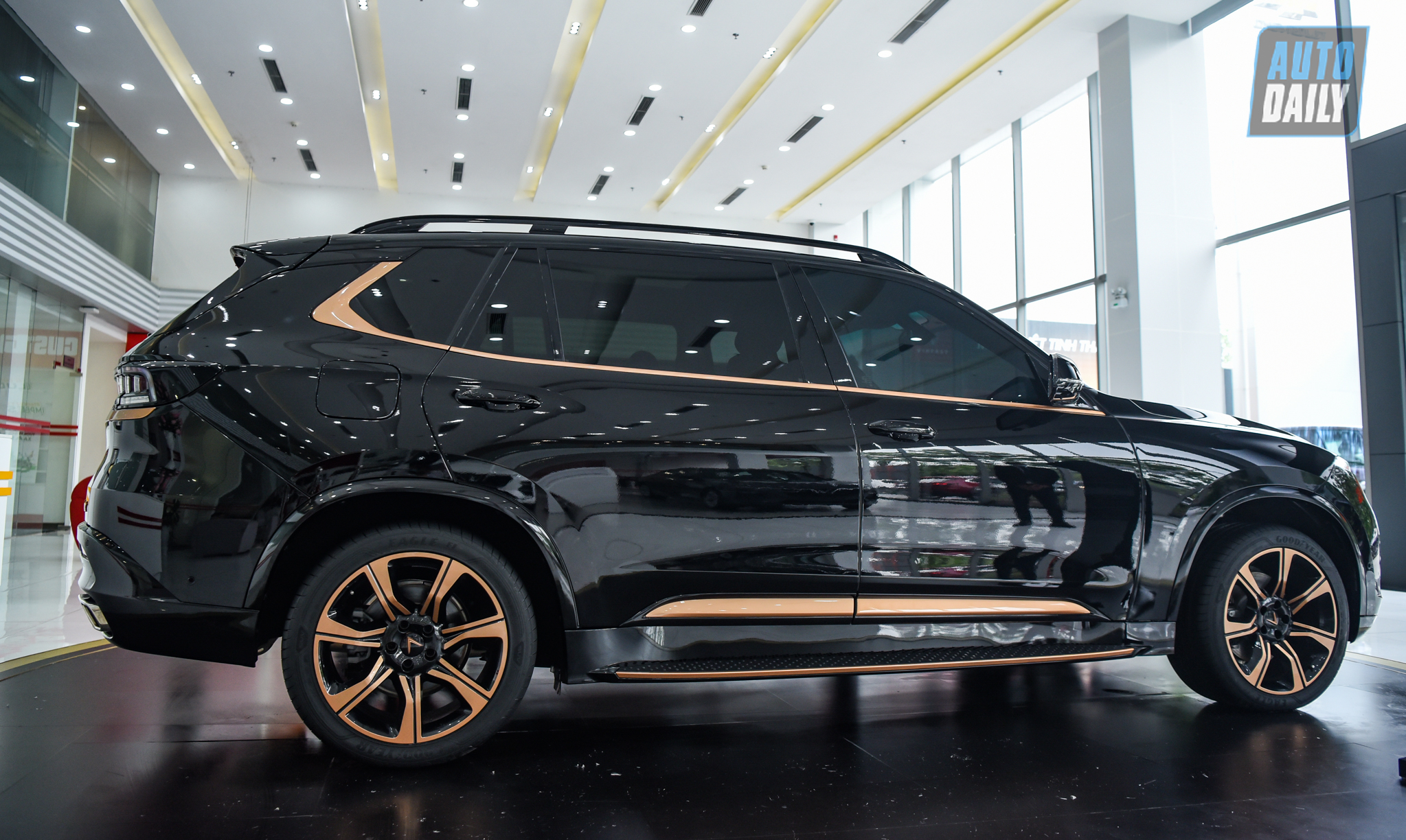 Ảnh nội thất VinFast President giá 4,6 tỷ tại đại lý dsc-4172.jpg