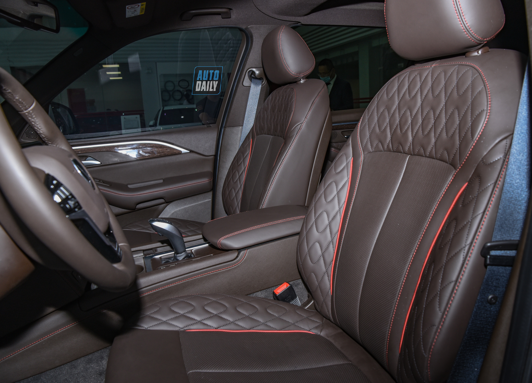 Ảnh nội thất VinFast President giá 4,6 tỷ tại đại lý vinfast-president-autodaily-40.jpg