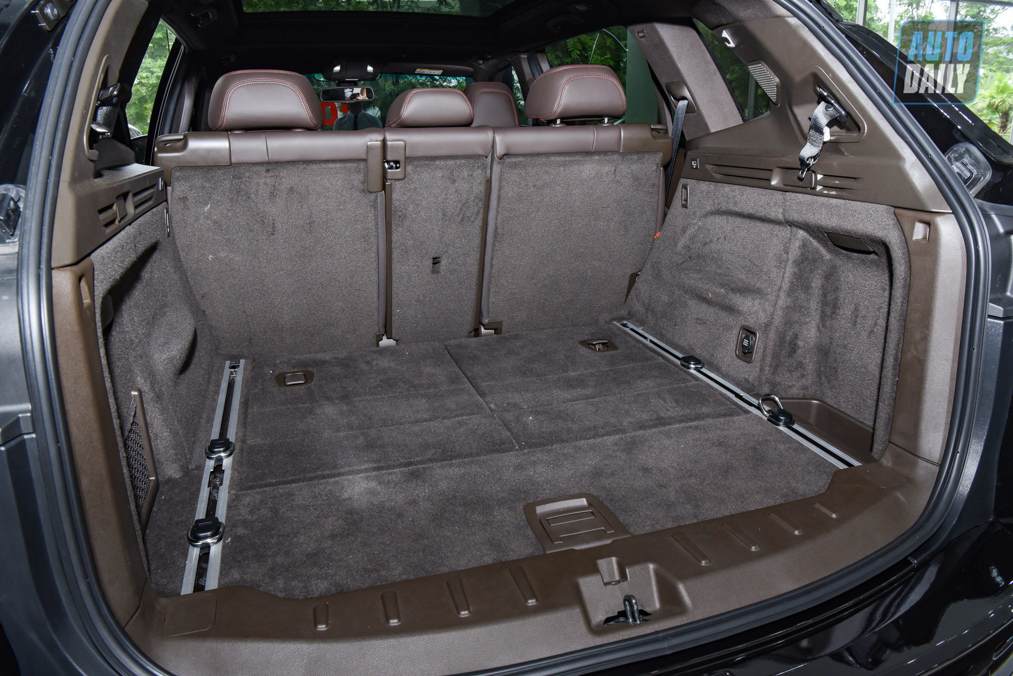 Ảnh nội thất VinFast President giá 4,6 tỷ tại đại lý vinfast-president-autodaily-9.jpg