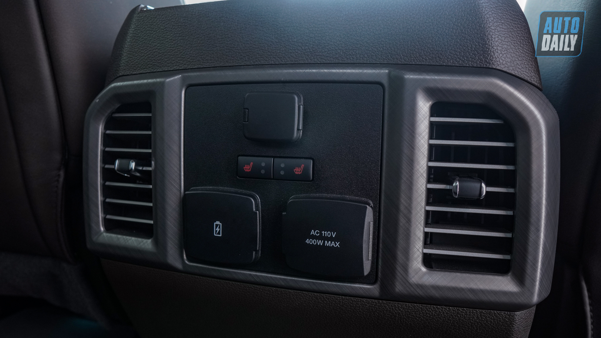 Ảnh chi tiết Ford F-450 Super Duty Limited giá hơn 6 tỷ dsc03316-2.jpg