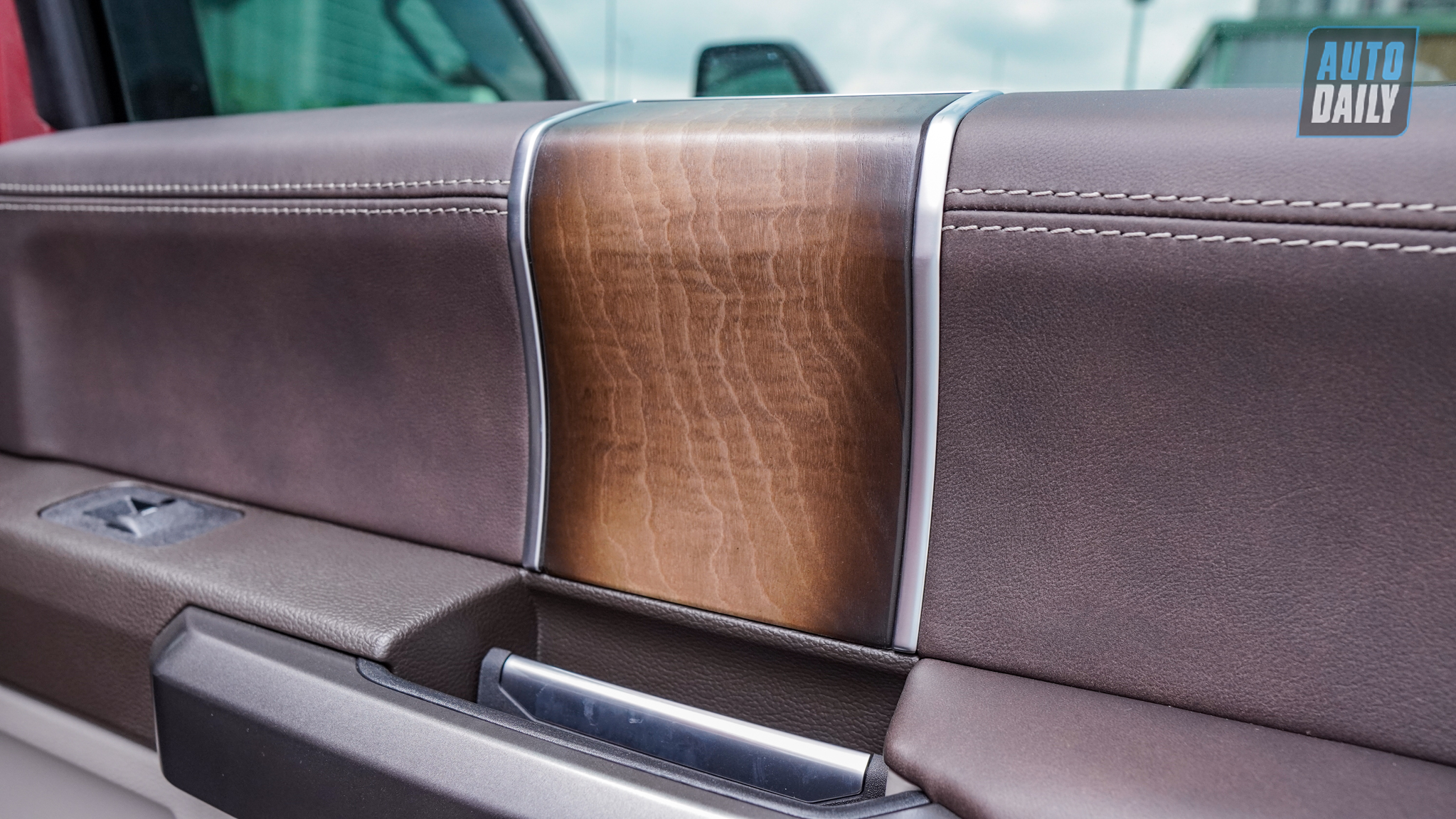 Ảnh chi tiết Ford F-450 Super Duty Limited giá hơn 6 tỷ dsc03320-2.jpg