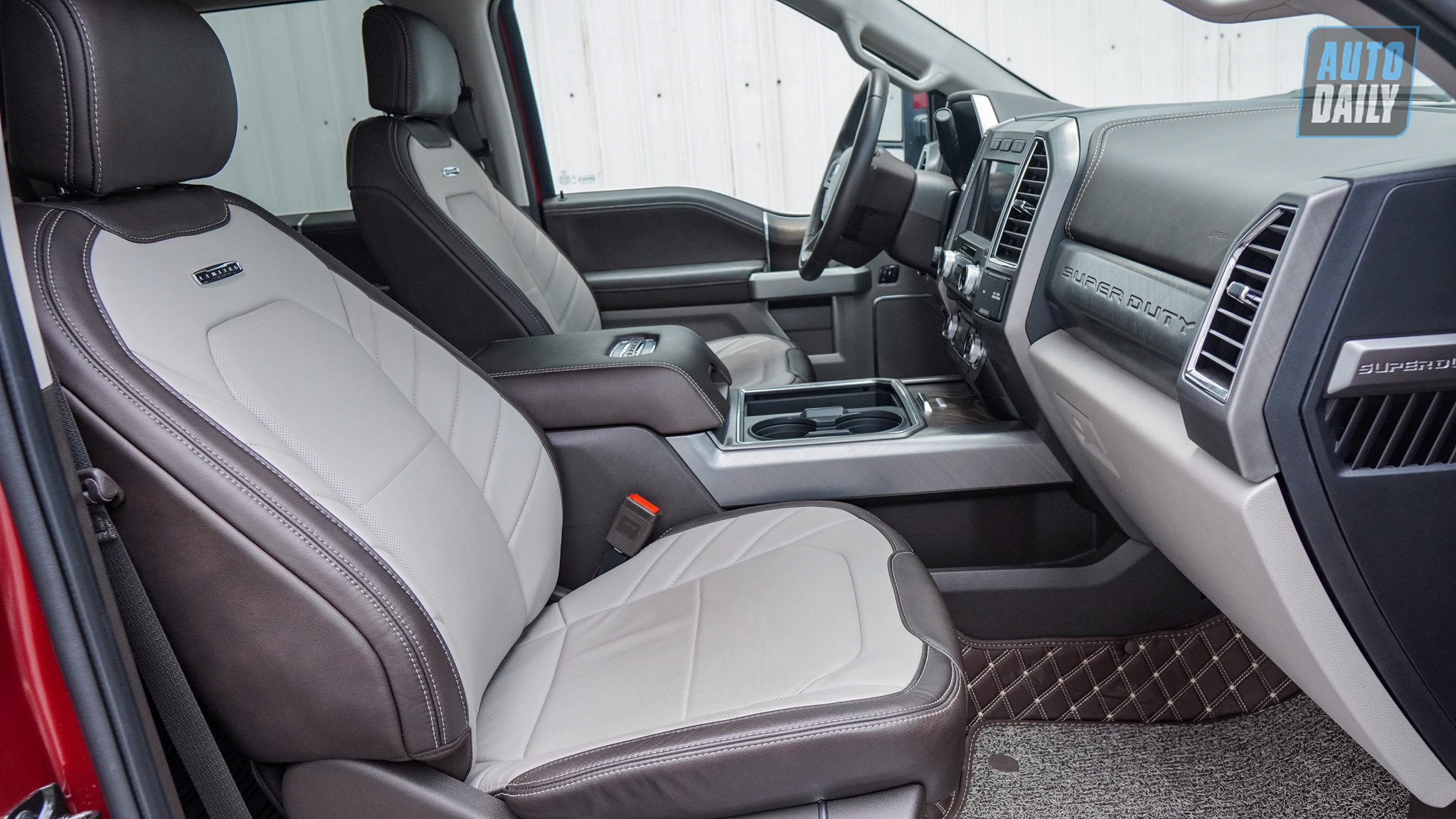 Ảnh chi tiết Ford F-450 Super Duty Limited giá hơn 6 tỷ dsc03325-2.jpg