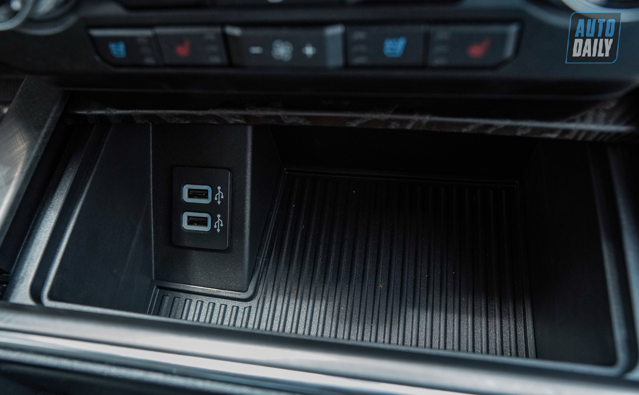 Ảnh chi tiết Ford F-450 Super Duty Limited giá hơn 6 tỷ dsc03345-2.jpg