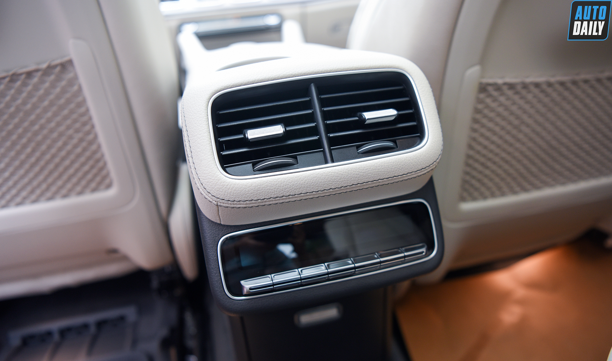 Ảnh chi tiết Mercedes-Benz GLS 450 4Matic 2020 nhập Mỹ 29.jpg