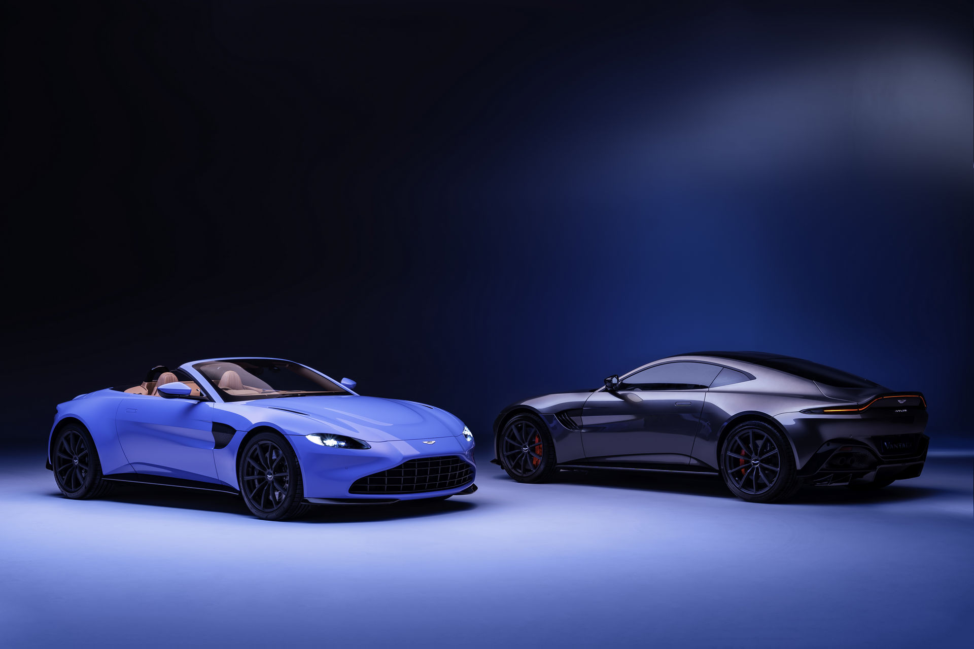 Aston Martin giảm giá DBX và Vantage 2021 aston-martin-vantage-coupe-roadster-2.jpg