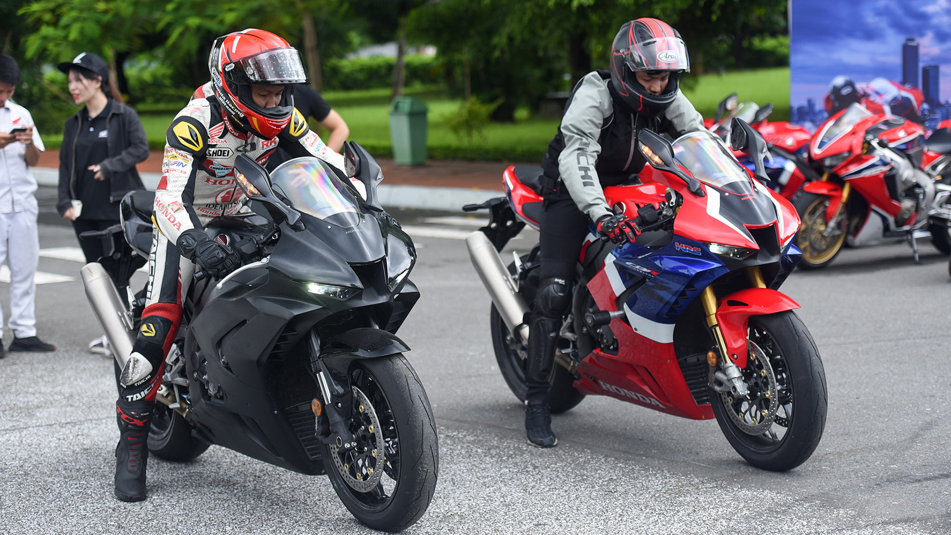 Lái thử bộ đôi ‘quái thú’ Honda CBR1000RR-R Fireblade và bản đặc biệt SP tại Hà Nội