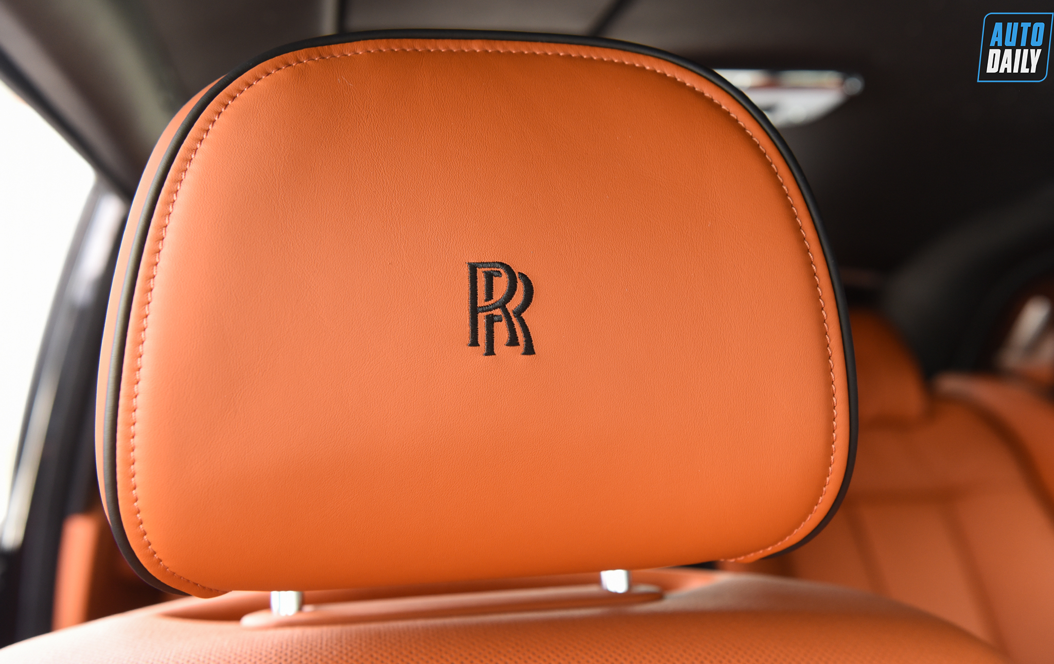 Ảnh chi tiết Rolls-Royce Phantom VIII EWB giá khoảng 70 tỷ tại Việt Nam 26.jpg