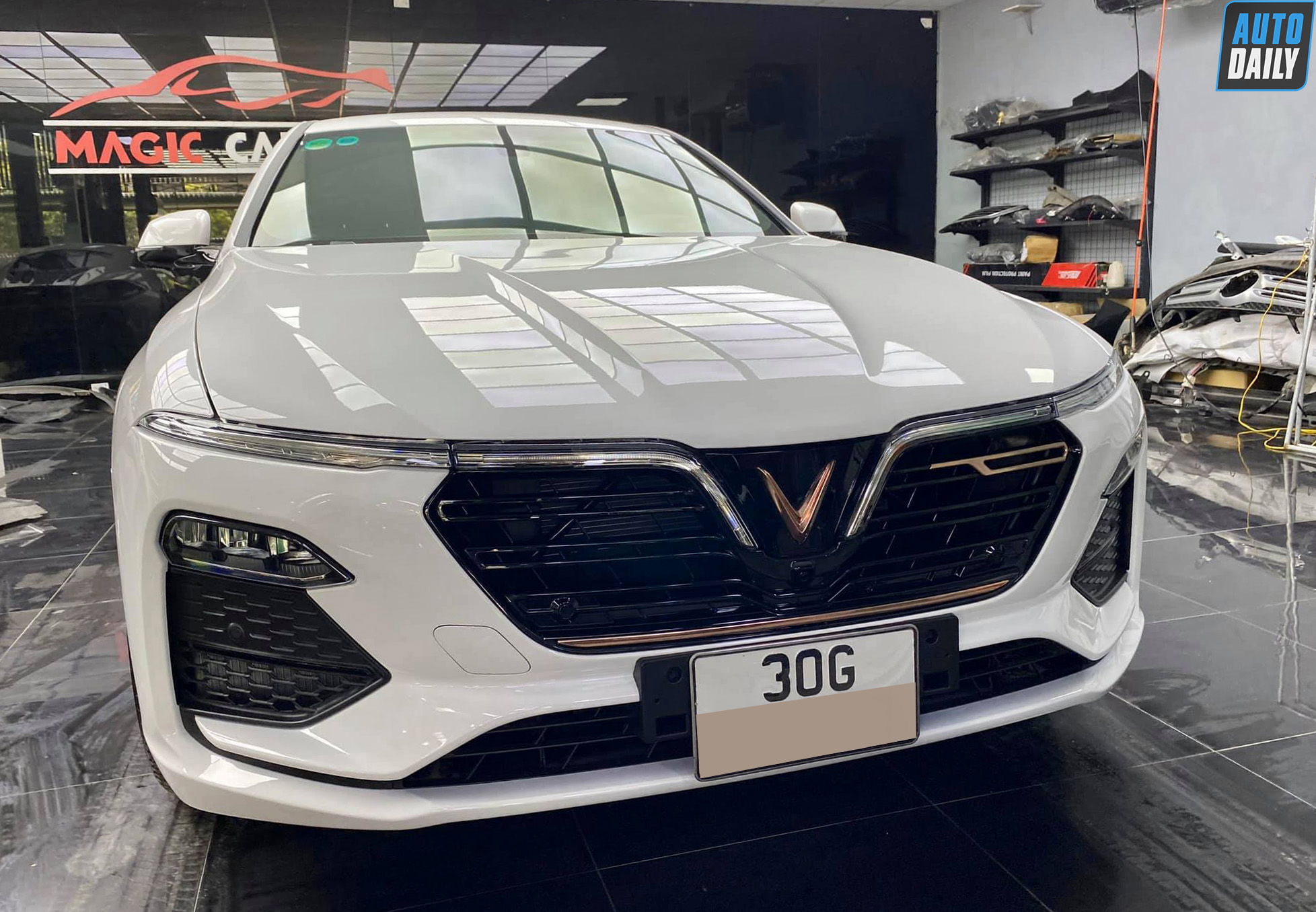 Á hậu Bùi Phương Nga tậu VinFast Lux A2.0 v5-copy.jpg