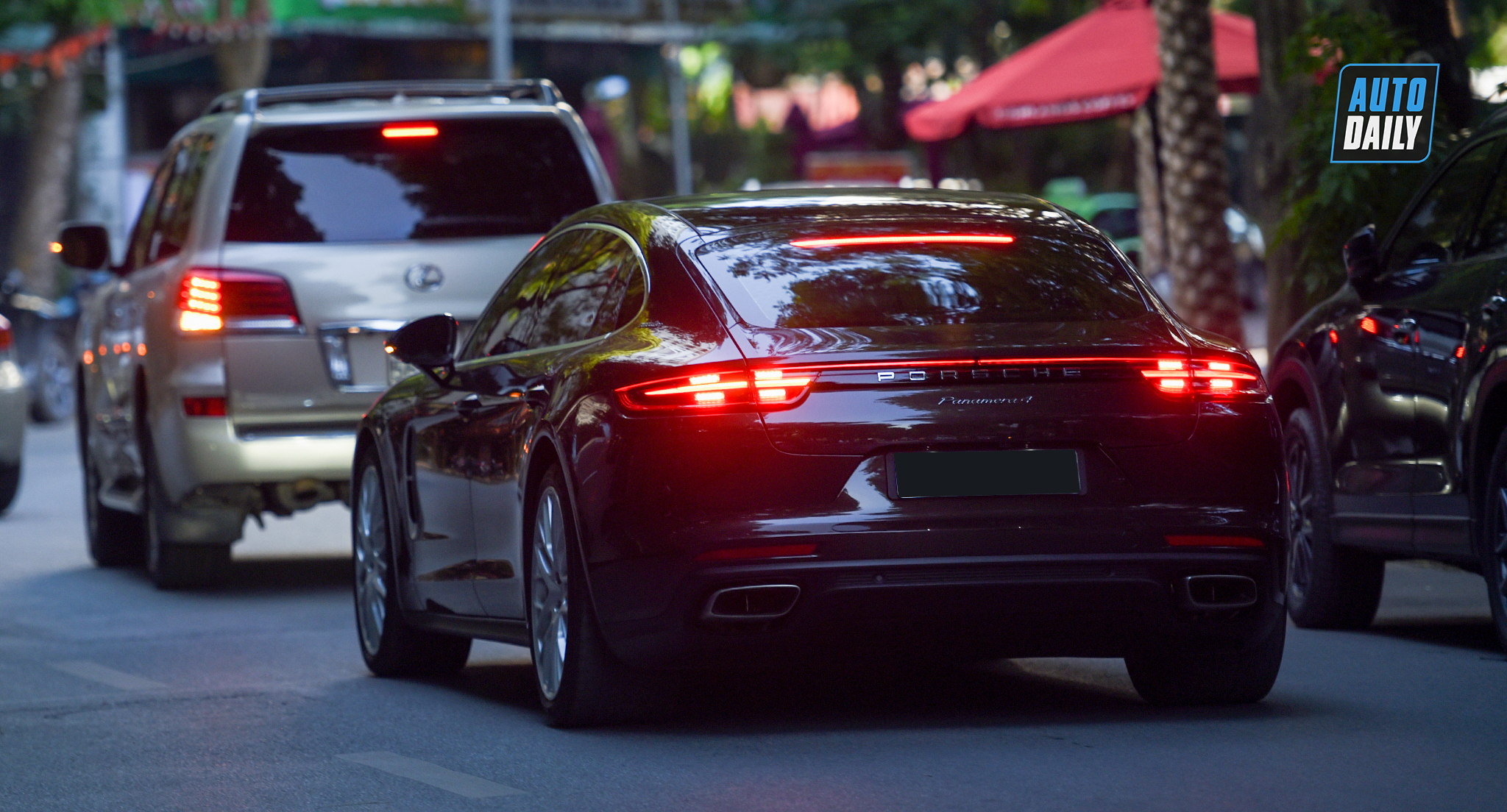 Chùm ảnh đám cưới quy tụ dàn xe hoa toàn Rolls-Royce, Bentley, Range Rover dsc-1144-copydam-cuoi-khung-.jpg