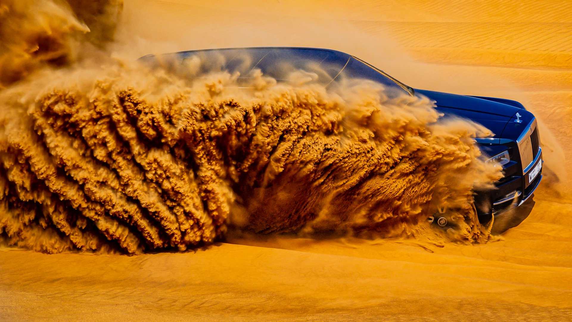 Xem Rolls-Royce Cullinan chinh phục các cồn cát sa mạc tại Dubai rolls-royce-cullinan-in-desert-rooster-tail-1.jpg