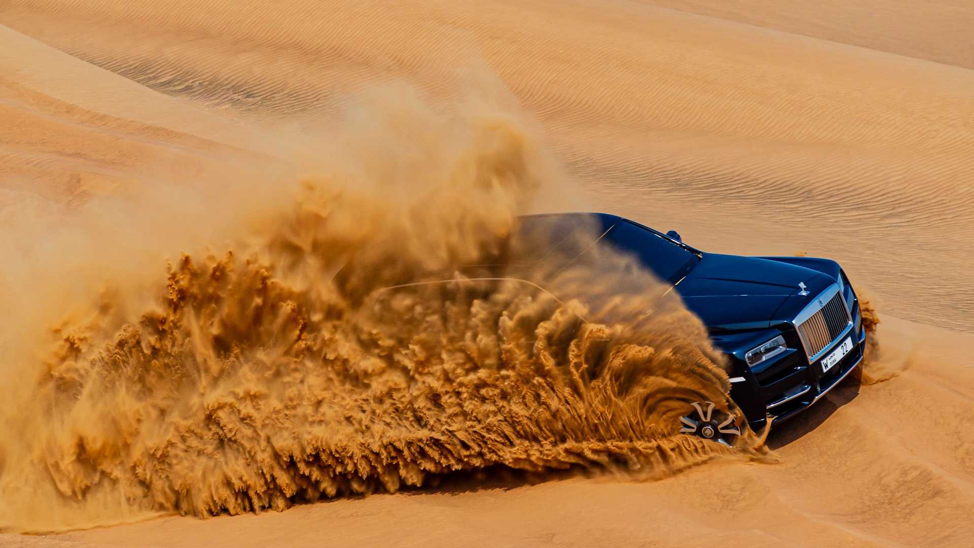 Xem Rolls-Royce Cullinan chinh phục các cồn cát sa mạc tại Dubai rolls-royce-cullinan-in-desert-rooster-tail-5.jpg