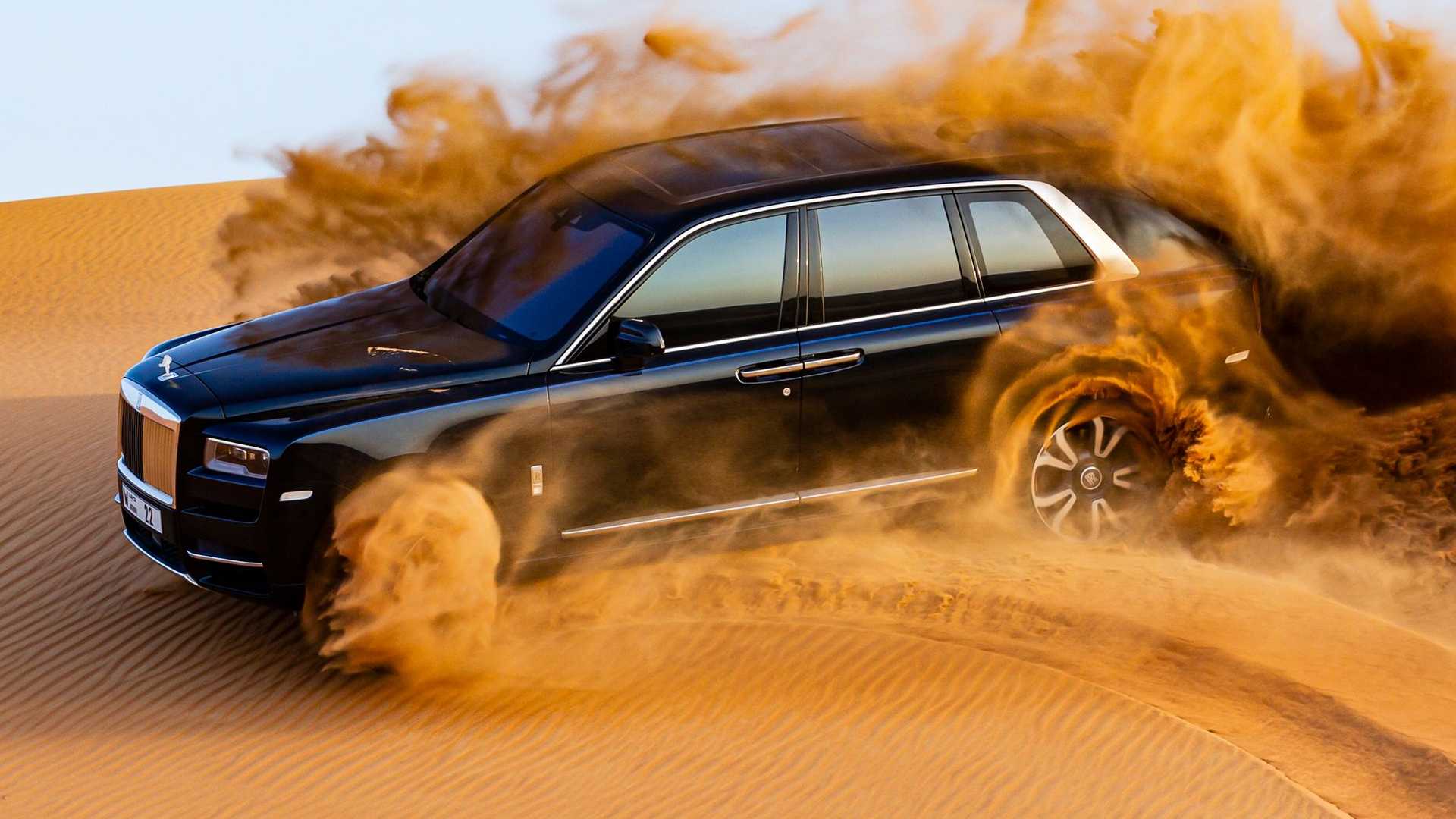 Xem Rolls-Royce Cullinan chinh phục các cồn cát sa mạc tại Dubai rolls-royce-cullinan-in-desert-side.jpg