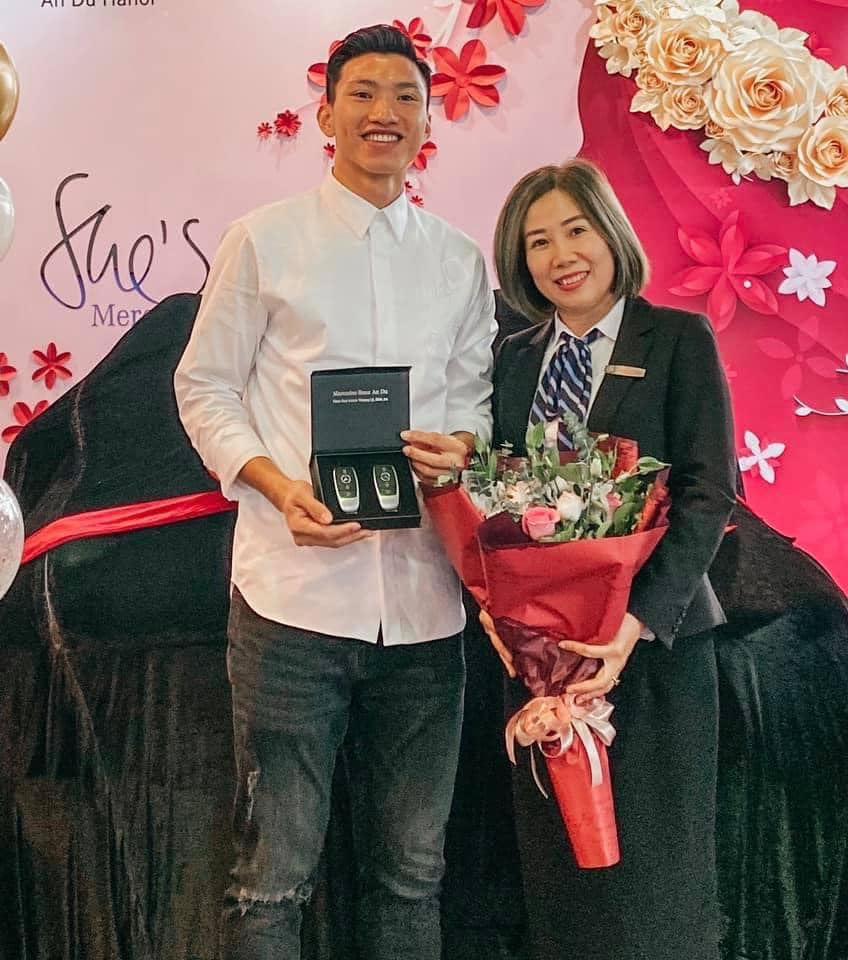 Sau Quang Hải, đến lượt Đoàn Văn Hậu tậu Mercedes-Benz GLC 300 doan-van-hau-glc-2.jpg