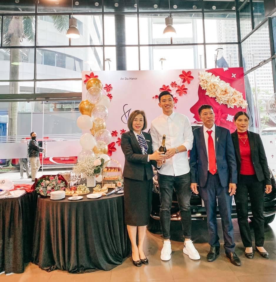 Sau Quang Hải, đến lượt Đoàn Văn Hậu tậu Mercedes-Benz GLC 300 doan-van-hau-glc-3.jpg