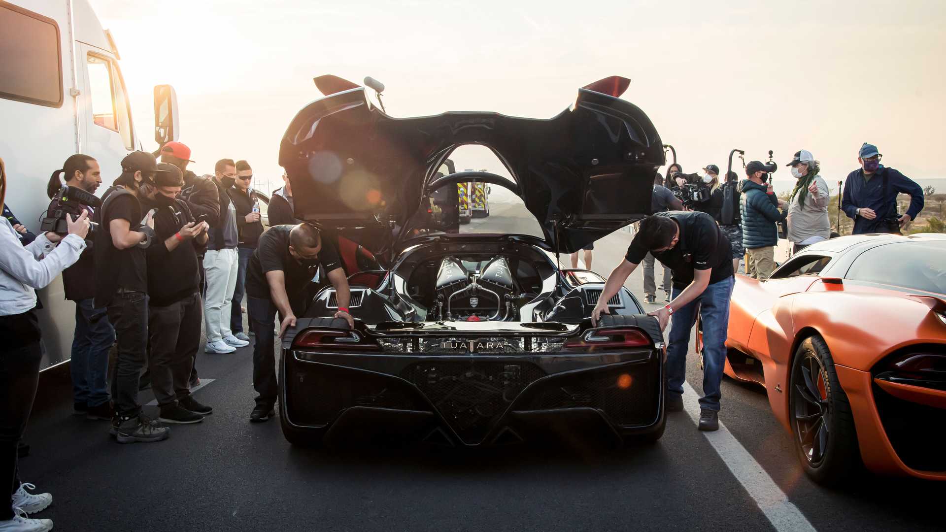 ssc-tuatara-becomes-the-fastest-production-car-6.jpg