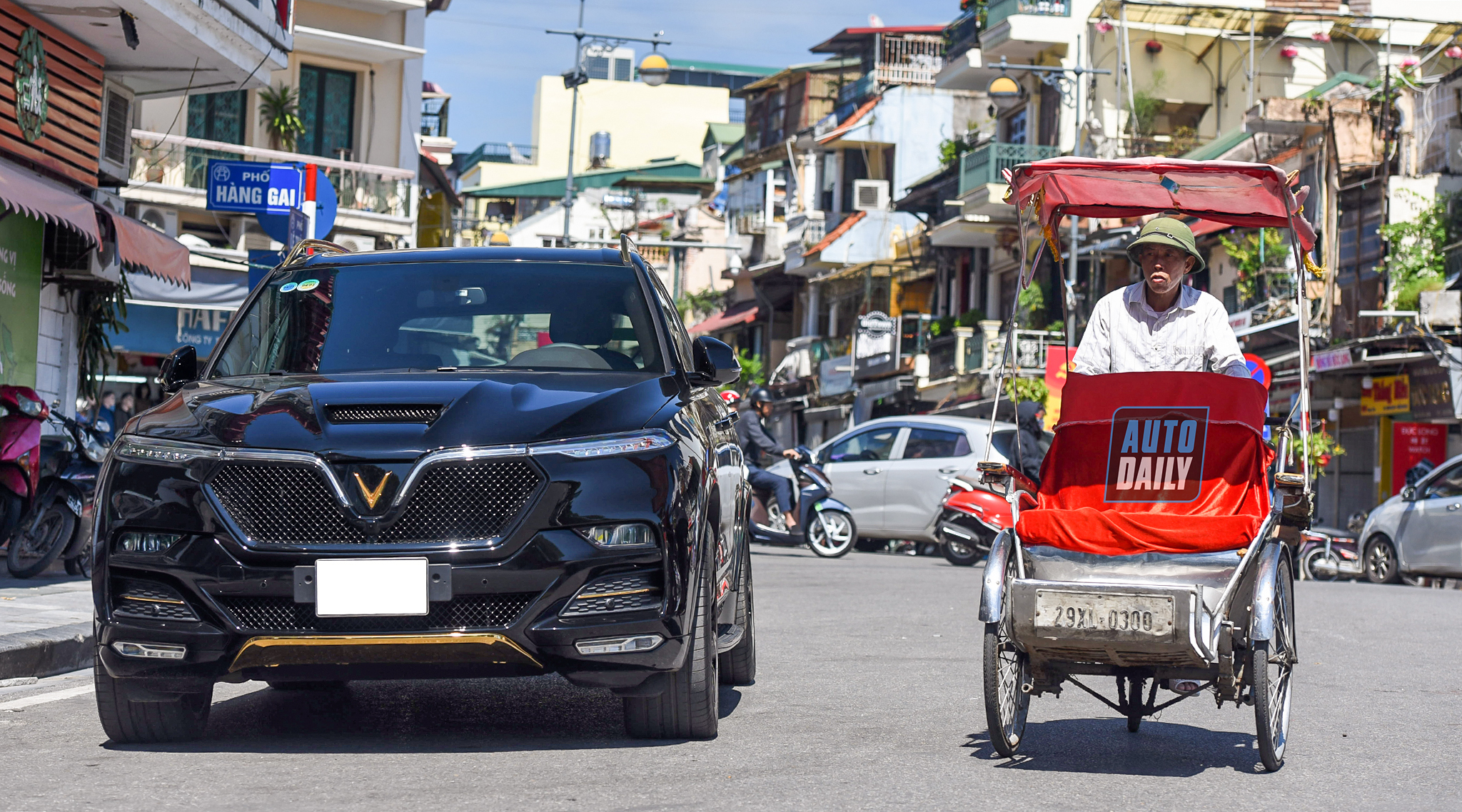 Hình ảnh ấn tượng VinFast President 3,8 tỷ trên phố Hà Nội 51.jpg