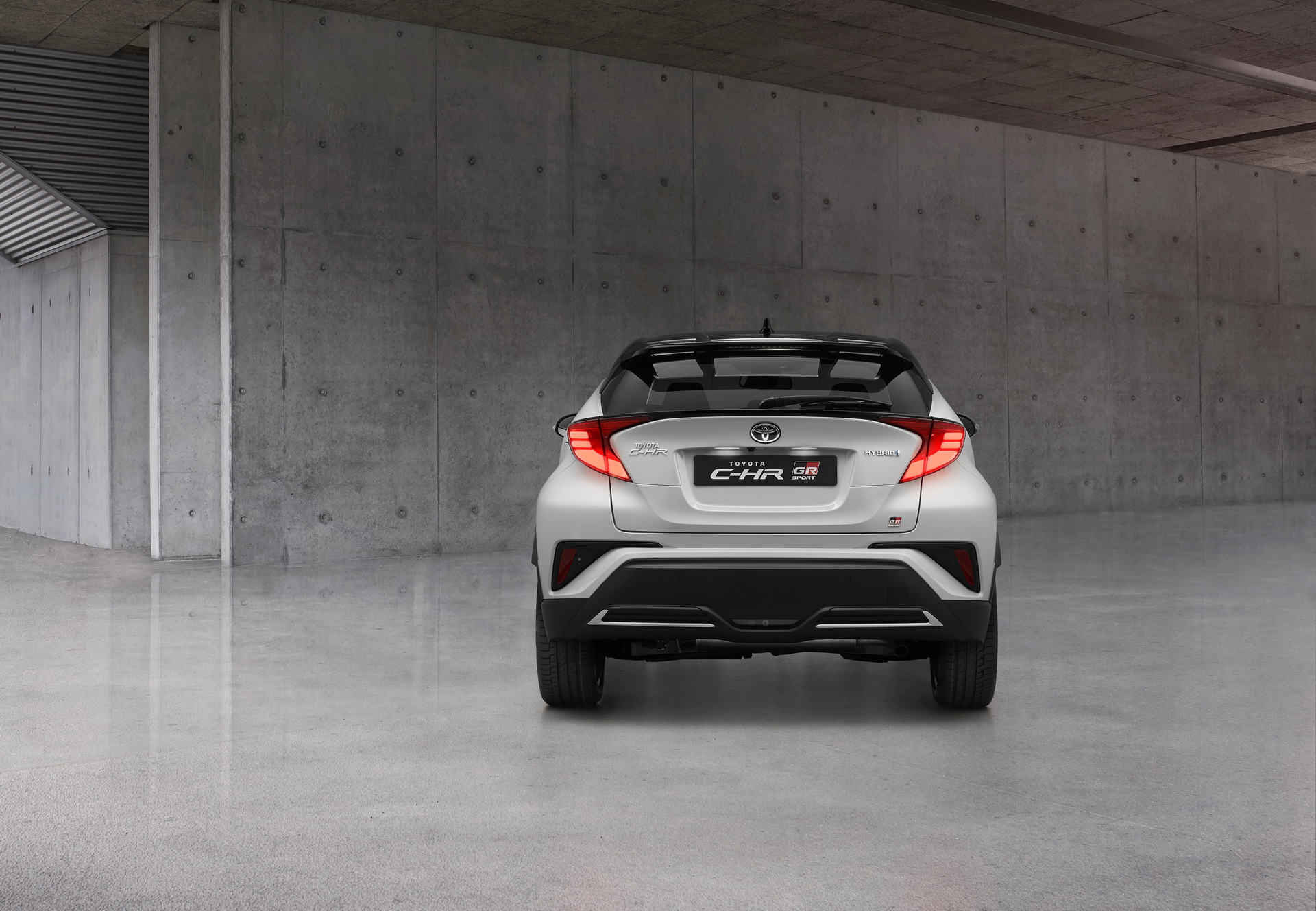 Toyota C-HR 2021 ra mắt, bổ sung phiên bản GR Sport 2021-toyota-c-hr-gr-sport-4.jpg