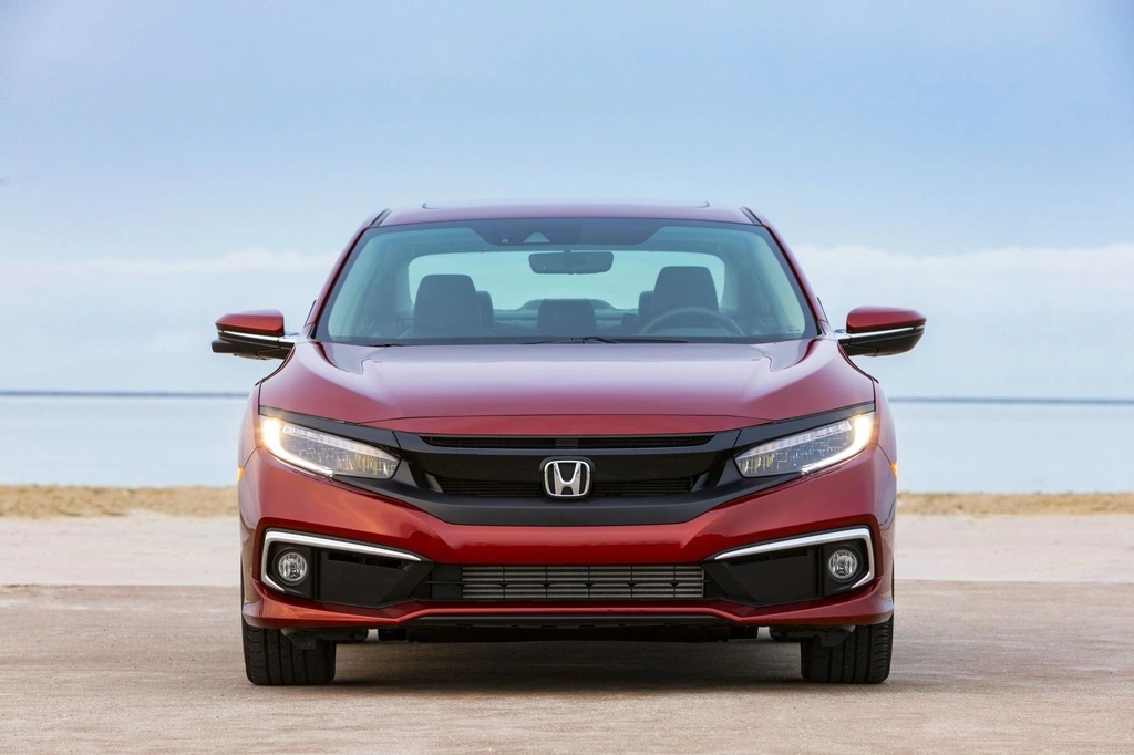 So sánh thiết kế Honda Civic 2022 với Civic 2021: Xe nào đẹp hơn? honda-civic-2021.webp