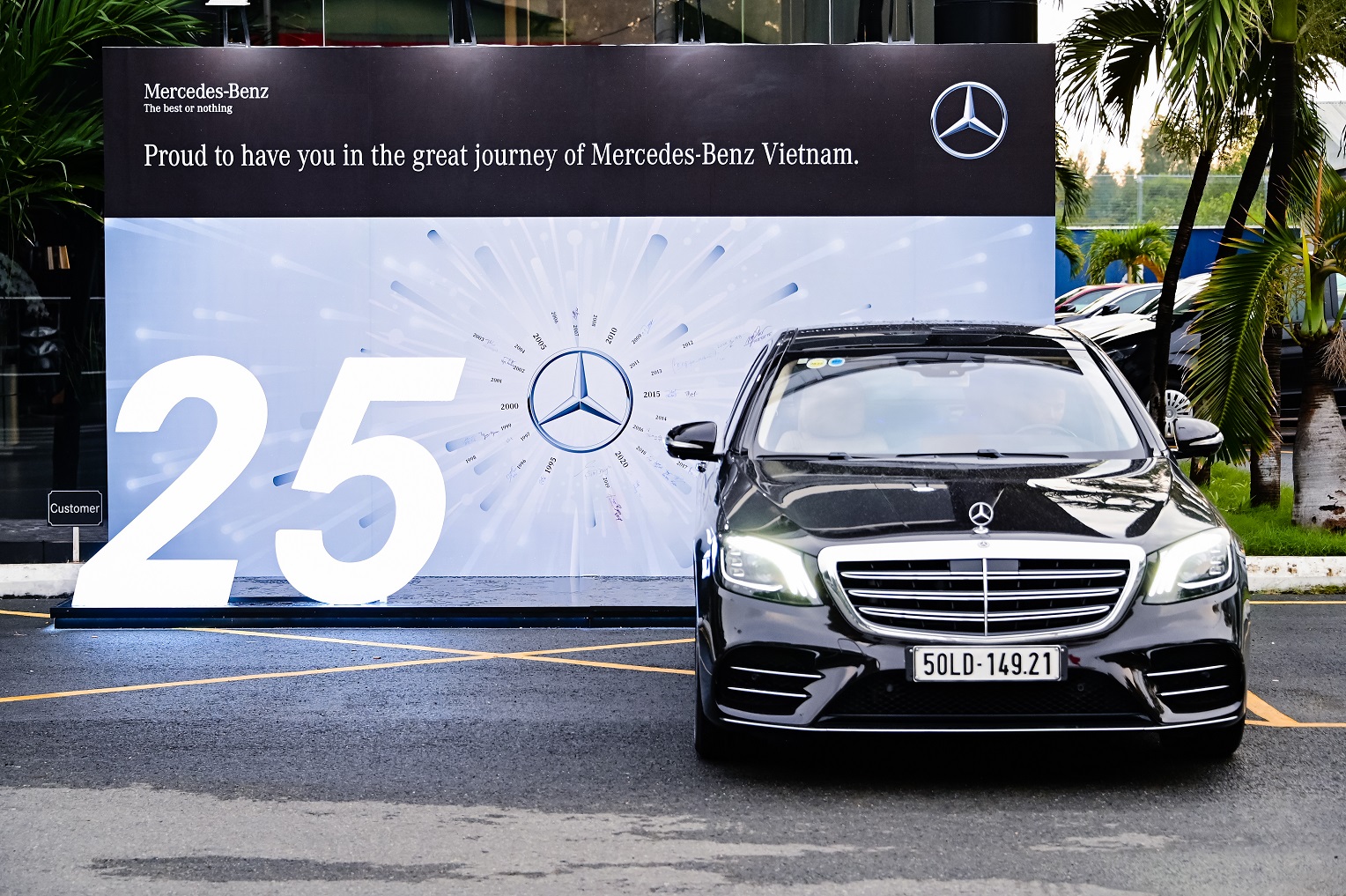 25 năm hoạt động, Mercedes-Benz Việt Nam bán hơn 40.000 xe sang mercedes-benz-viet-nam-2.JPG