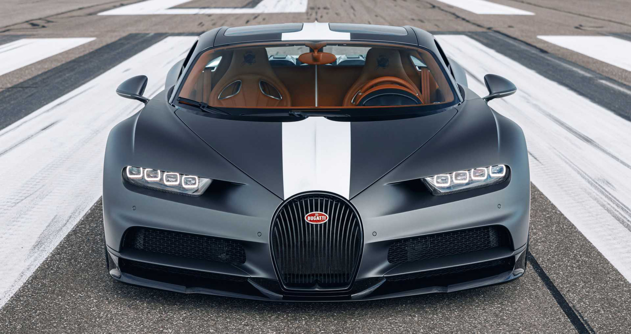 Bugatti Chiron Les Legendes Du Cie chỉ có 20 chiếc, giá 3,4 triệu USD bugatti-chiron-sport-les-legendes-du-ciel-front-end.jpg