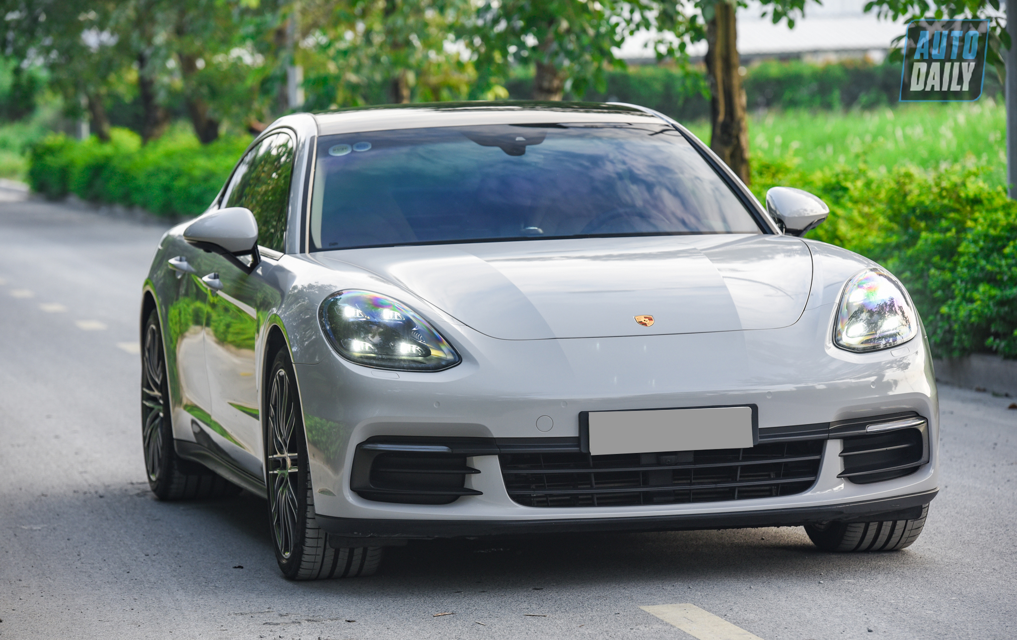 Sau 3 năm, Porsche Panamera được bán lại rẻ hơn gần 2 tỷ đồng dsc-2056.jpg