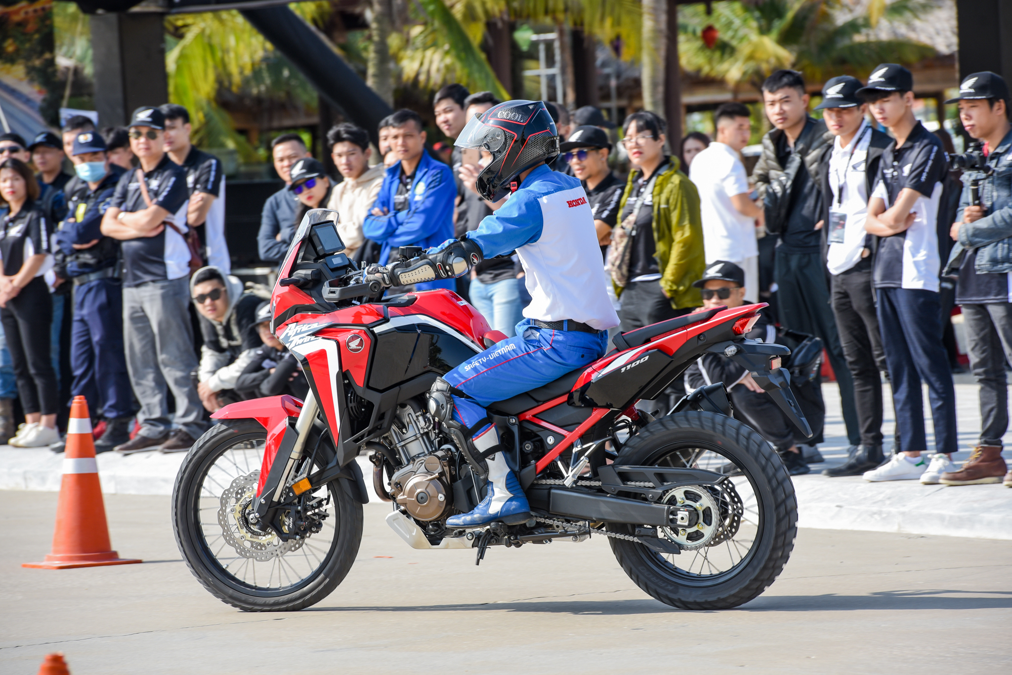 Toàn cảnh Honda Biker Day 2020: Chinh phục đất trời trung-bay-lai-thu-xe-56.jpg