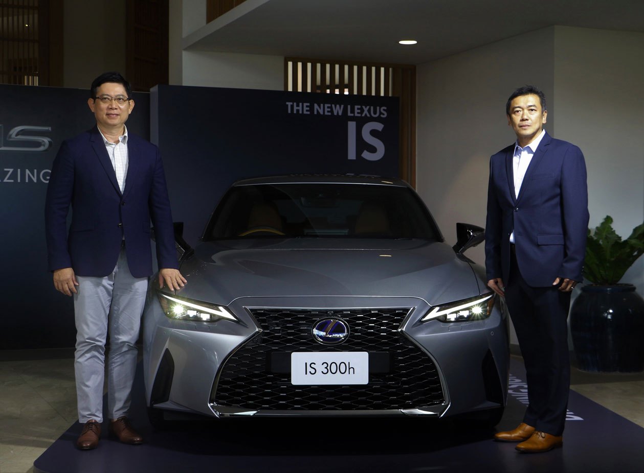 Lexus IS 2021 giá từ 88.700 USD tại ĐNÁ, chờ ngày về Việt Nam 15-lexus-launches-ux-300e-and-ls-is-in-thailand.jpg