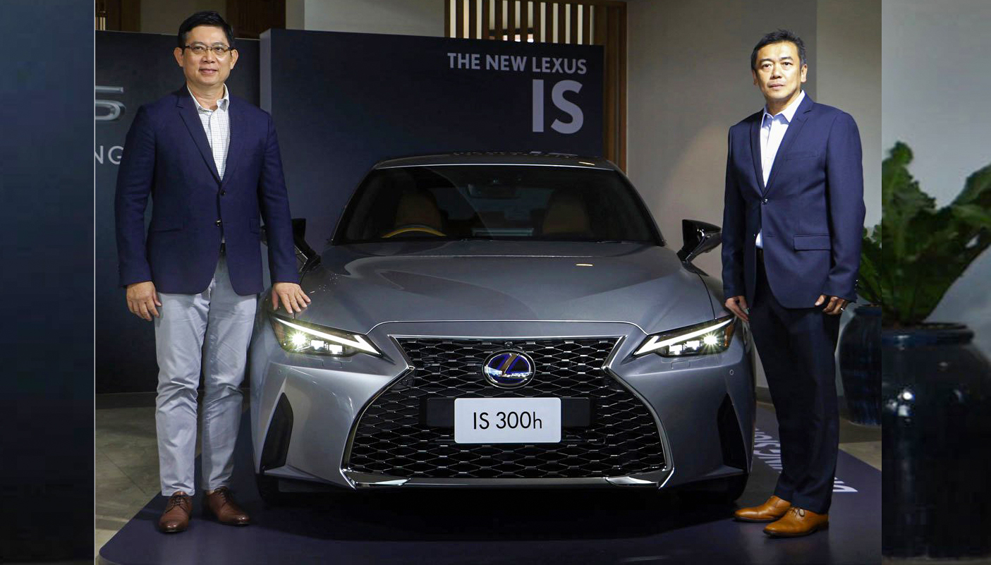 Lexus IS 2021 giá từ 88.700 USD tại ĐNÁ, chờ ngày về Việt Nam
