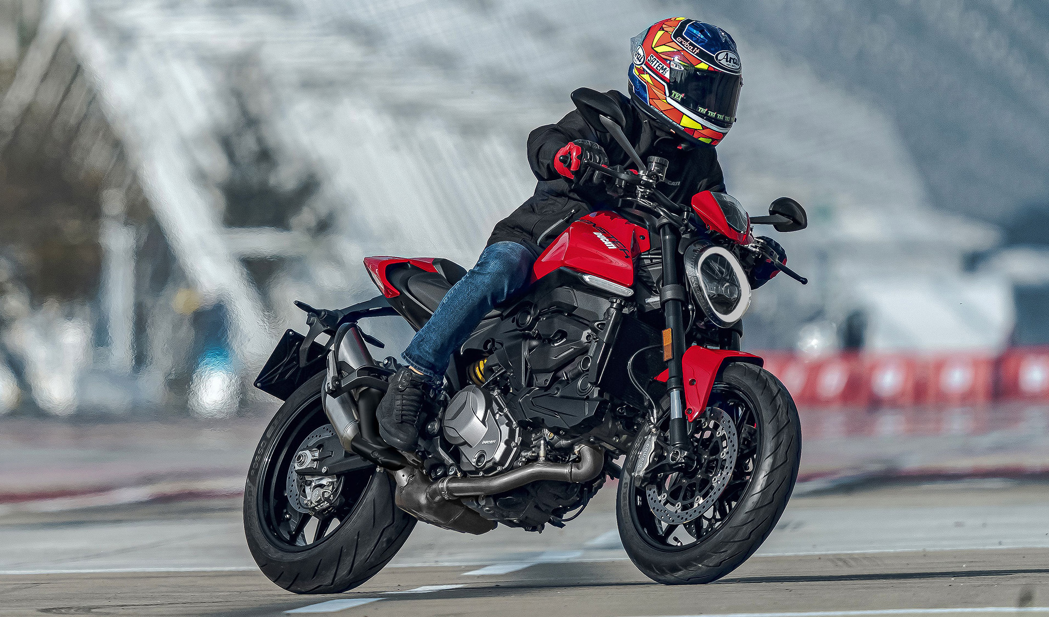 Ducati Monster 2021 ra mắt, động cơ mạnh 111 mã lực 4.jpg
