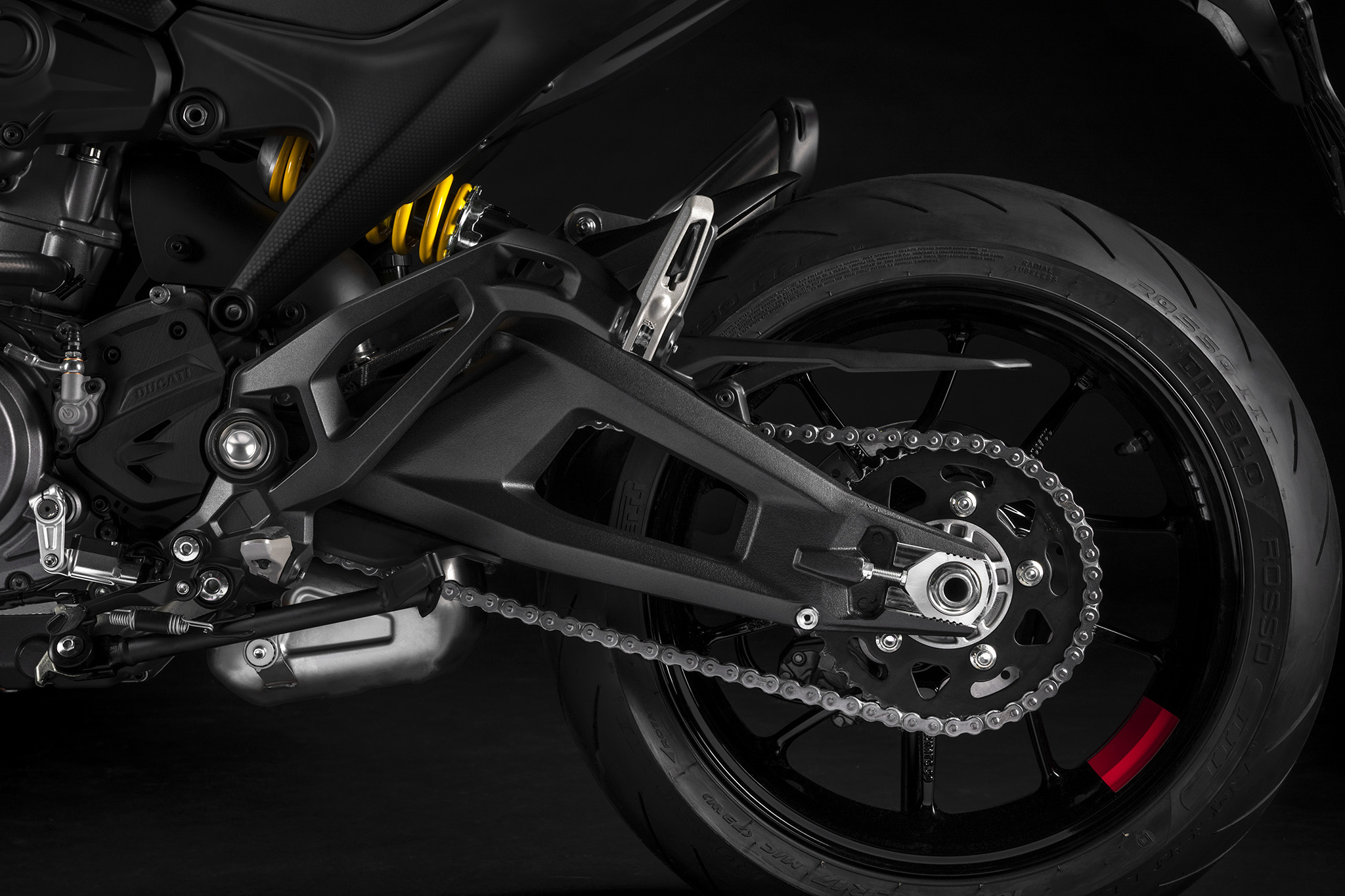 Ducati Monster 2021 ra mắt, động cơ mạnh 111 mã lực 7.jpg