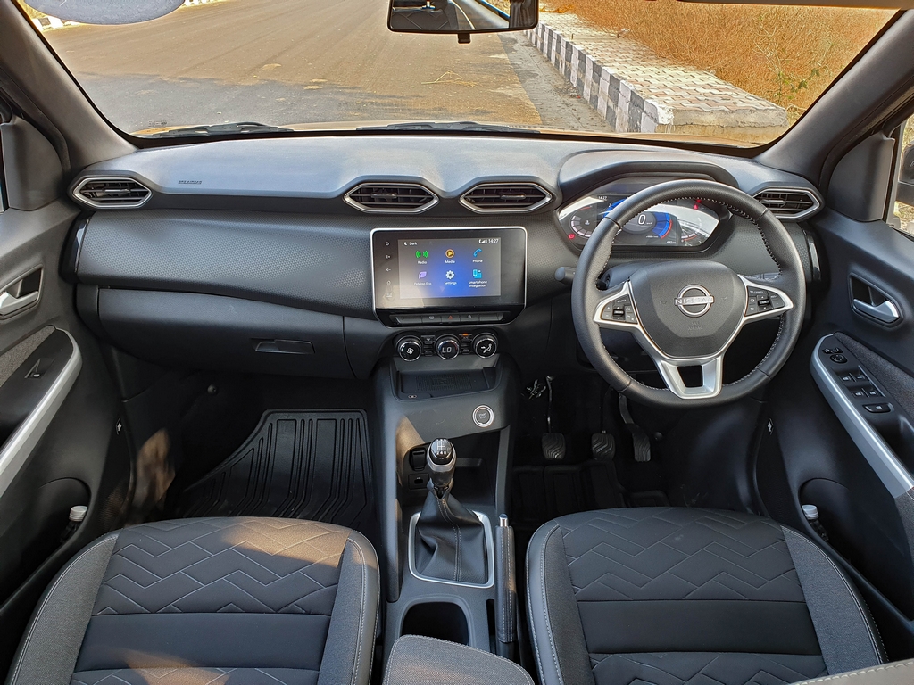 SUV cỡ nhỏ Nissan Magnite giá rẻ bất ngờ, chỉ từ 155 triệu đồng tại Ấn Độ all-new-nissan-magnite-first-review-interior-dashb-6d5a.jpg