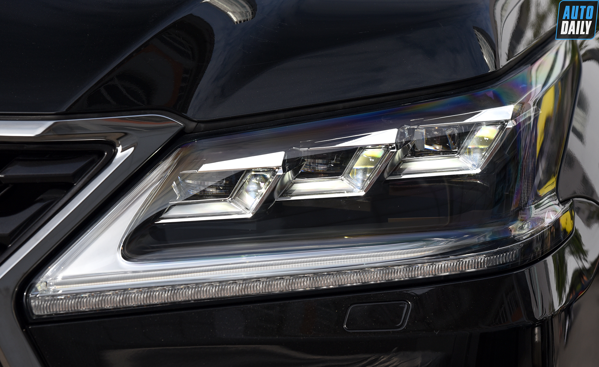 Ảnh chi tiết Lexus LX570 Super Sport 2021 giá hơn 9 tỷ tại Việt Nam 11.jpg