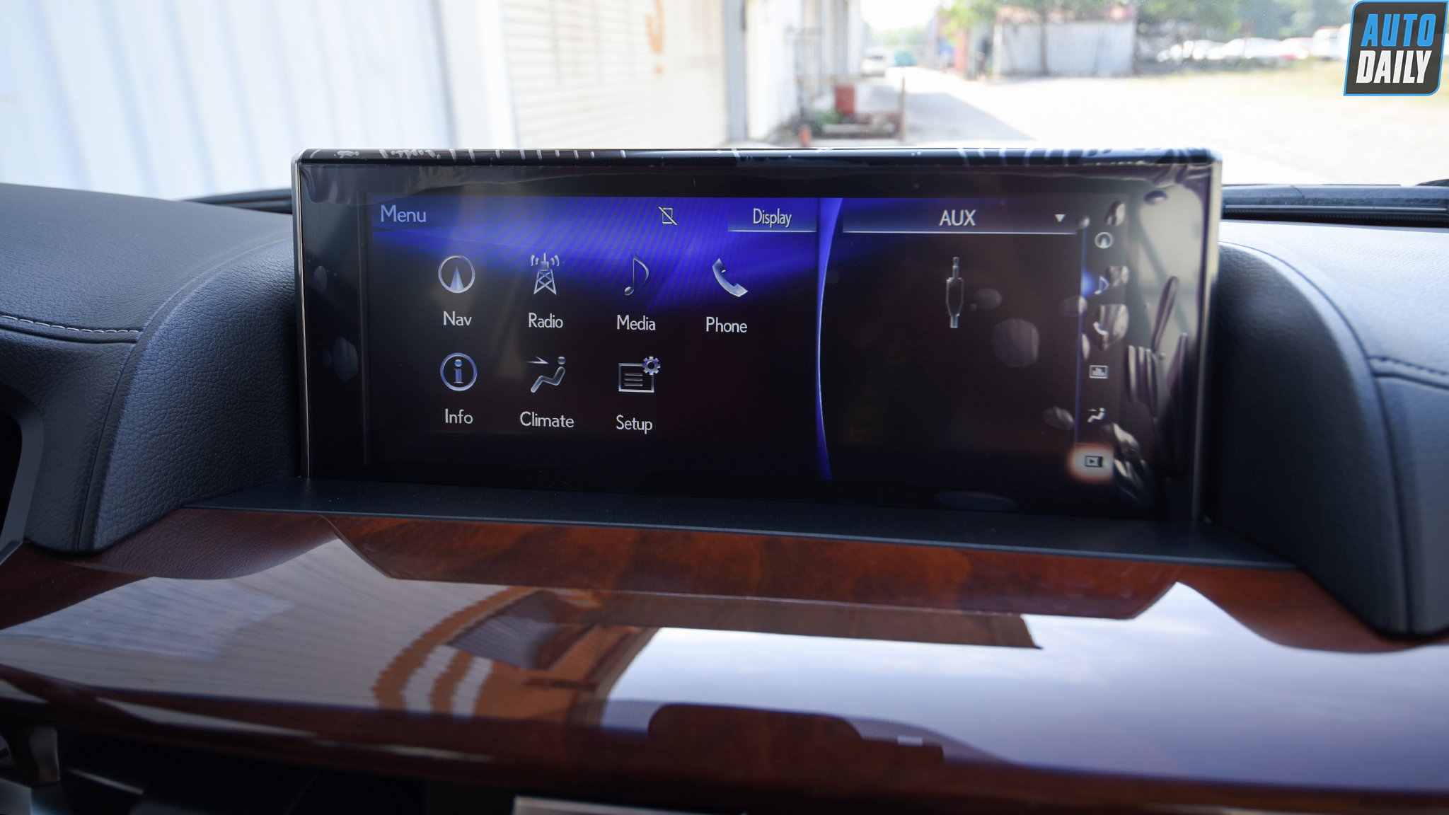 Ảnh chi tiết Lexus LX570 Super Sport 2021 giá hơn 9 tỷ tại Việt Nam 19.jpg